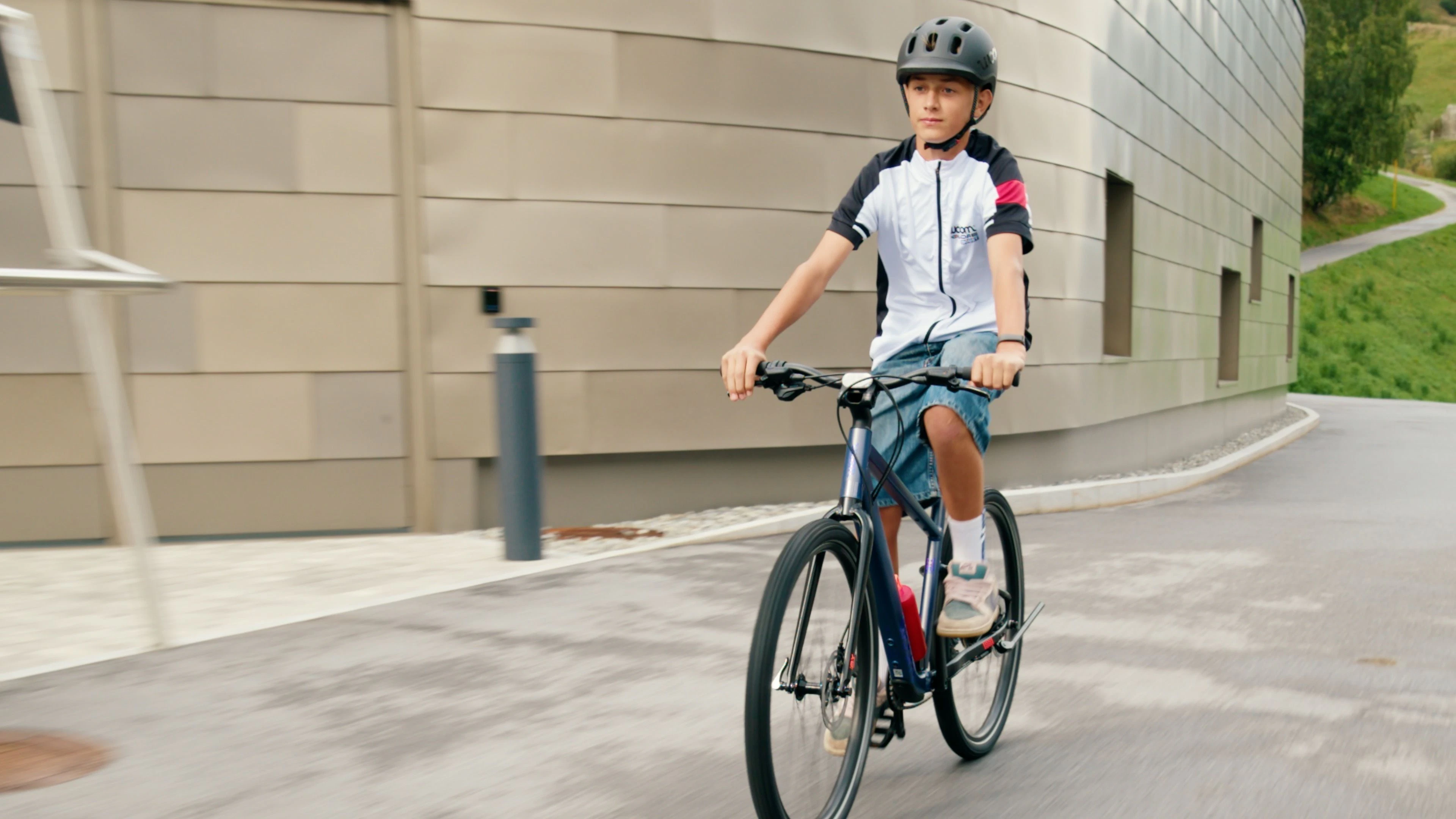 E-Bike-Weltpremiere in Ischgl: woom prŠsentiert das woom EXPLORE BOOST ab 20 Zoll bei E-Bike-WM