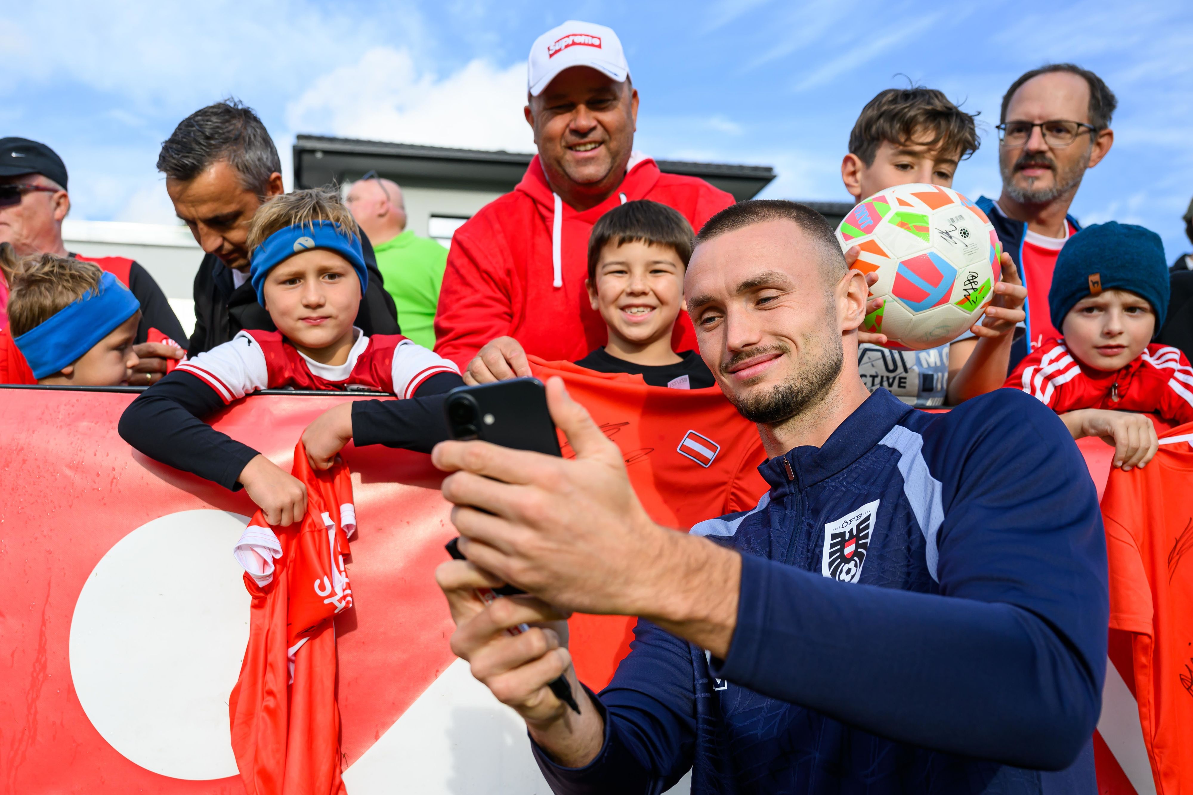 Heute.at - Ex-Sportdirektor Schöttel kam zum ersten ÖFB-Training
