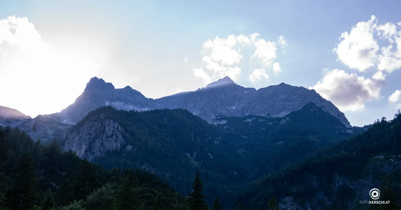 Die beiden Jugendlichen waren hilflos im Toten Gebirge gefangen. (Archivbild)