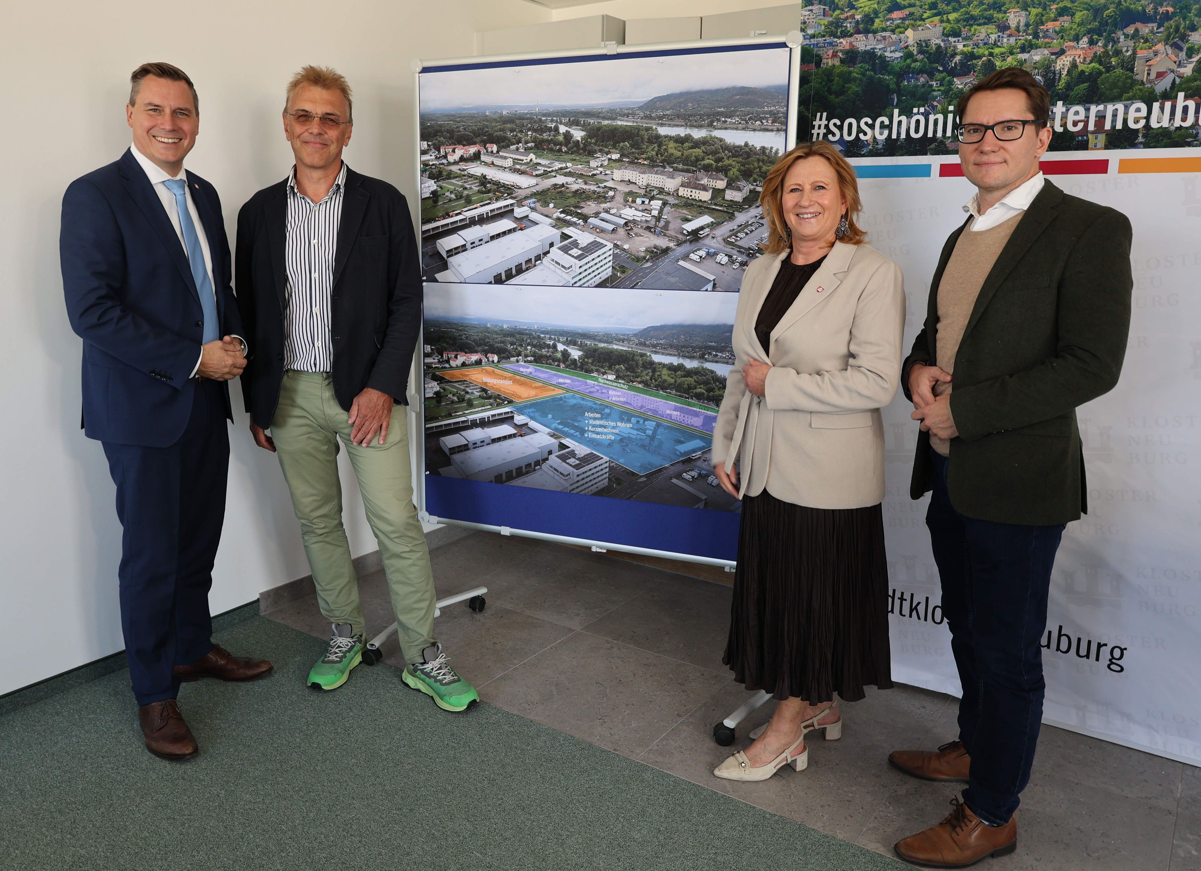v.l.n.r.: Bürgermeister Christoph Kaufmann (VP), Dr. Johannes Edtmayer (Grüne, Stadtrat für Stadtplanung und Stadtentwicklung), Vizebürgermeisterin Dr. Maria T. Eder (VP, Ausschussvorsitzende für Bildung und Familien) und Dr. Clemens Ableidinger (Stadtrat für Digitalisierung und Hochbau)