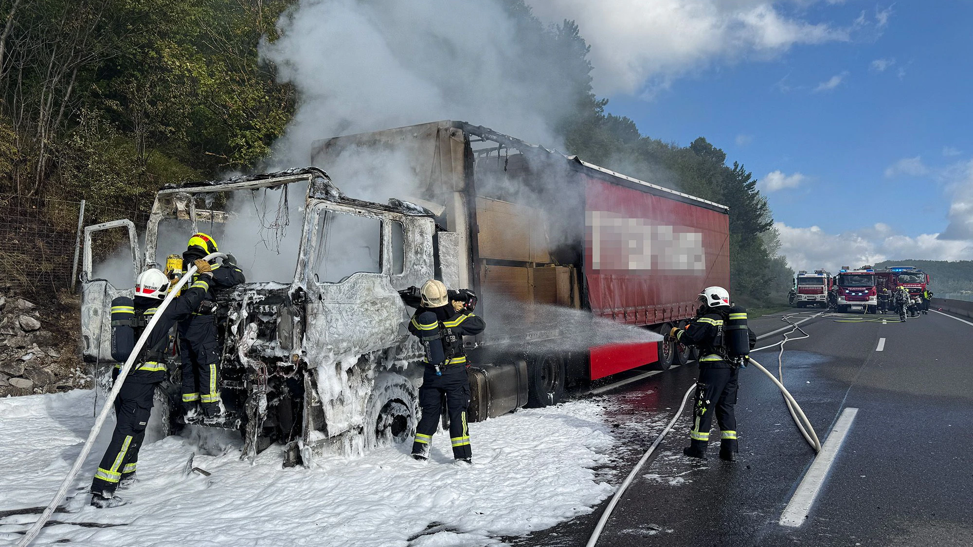 Lkw-Brand auf der A21