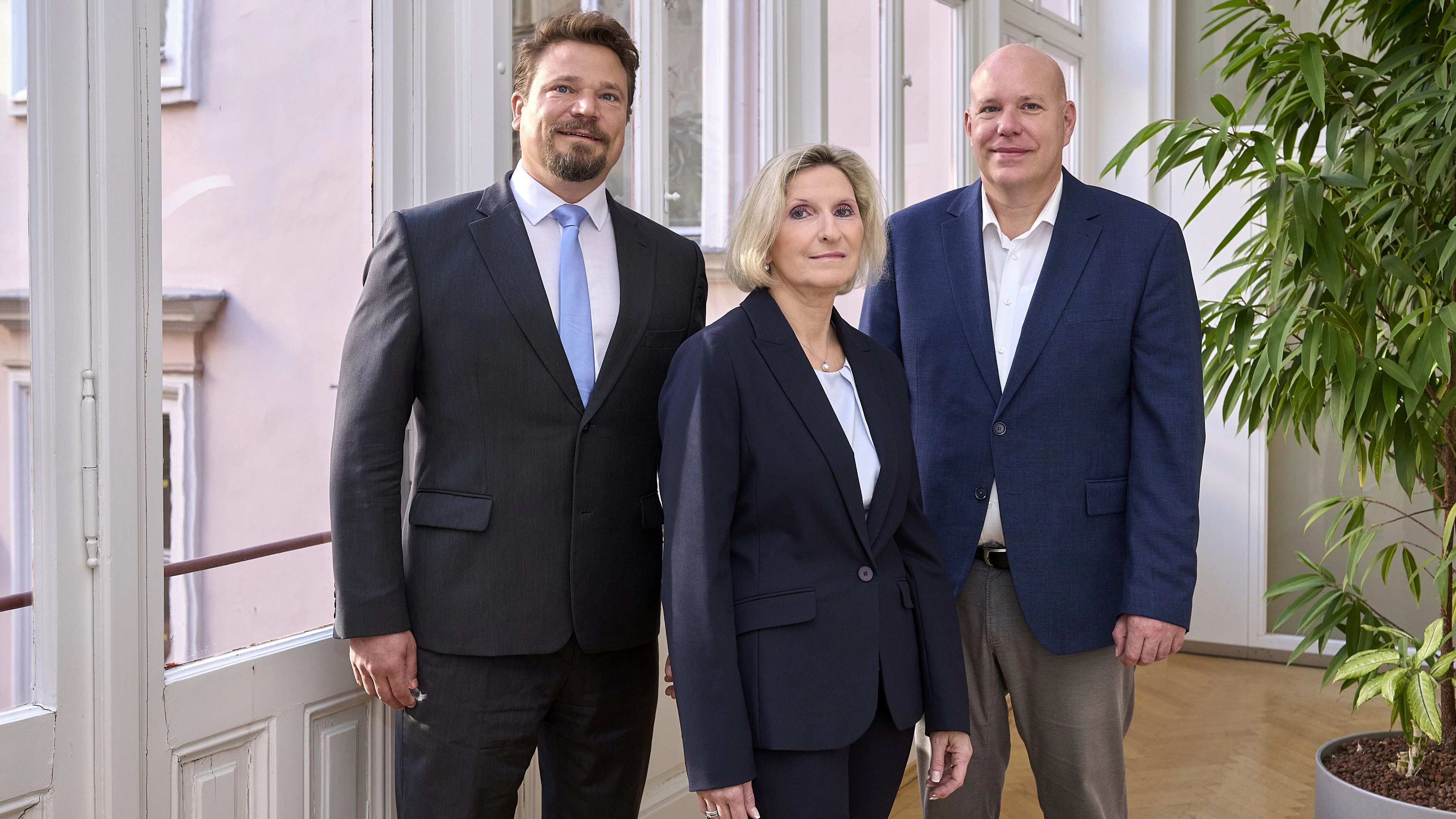 Stadtrechnungshof-Direktor Werner Sedlak + Prüfer im Rahmen des Peer Review-Berichtes 