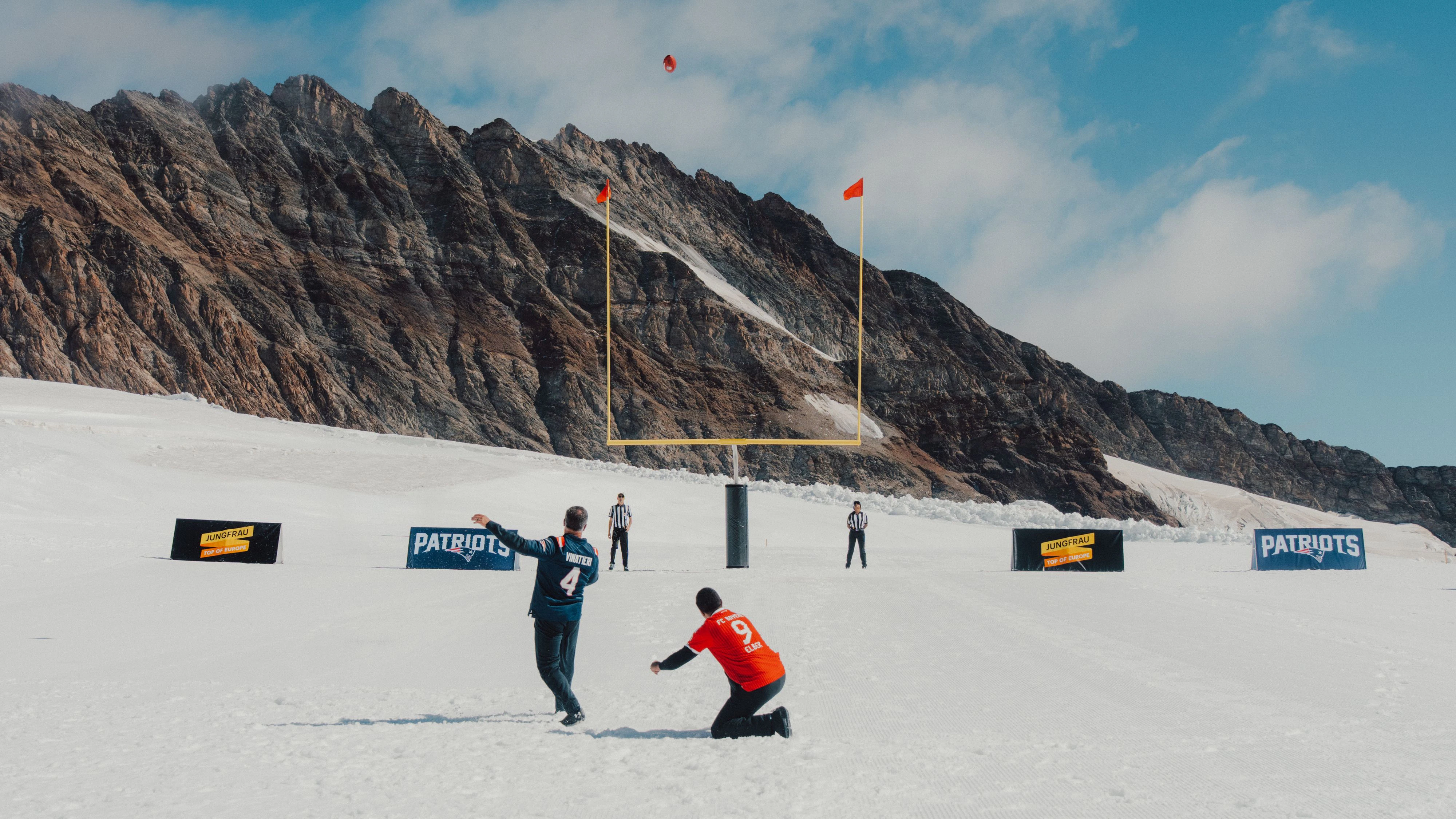 Hier trifft Adam Vinatieri am Jungfraujoch.