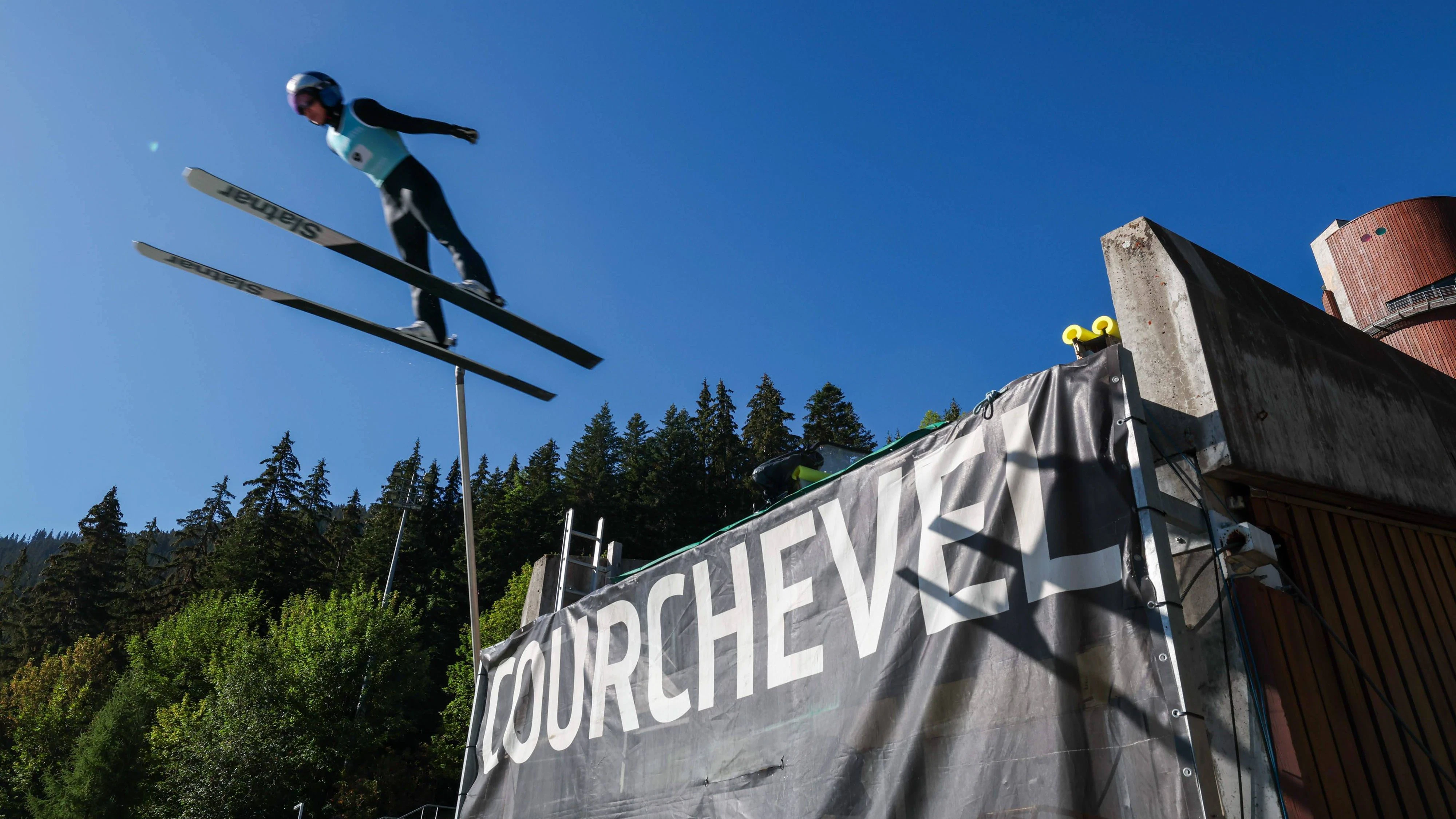 SAUT A SKI COUPE MONDE COURCHEVEL PHOTOPQR/LE DAUPHINE/Tom PHAM VAN SUU  Courchevel  08/08/2026  A Courchevel Savoie, le 8 août 2026. Coupe du monde de saut à ski. Sur notre photo : illustrations saut à ski Courchevel. JO 2030. Ski nordique. Jeux olympiques d hiver. Sports d hiver. Photo : Tom Pham Van Suu / Le Dauphiné Libéré Courchevel Savoie, August 8, 2026. Ski jumping, Skispringen, Ski, nordisch World Cup. Courchevel Savoie Rhône-Alpes France PUBLICATIONxNOTxINxFRAxBELxSUIxUK Copyright: xPHOTOPQR/LExDAUPHINE/MAXPPPxTomxPHAMxVANxSUUx 20260808JDL4804 20260808JDL4804