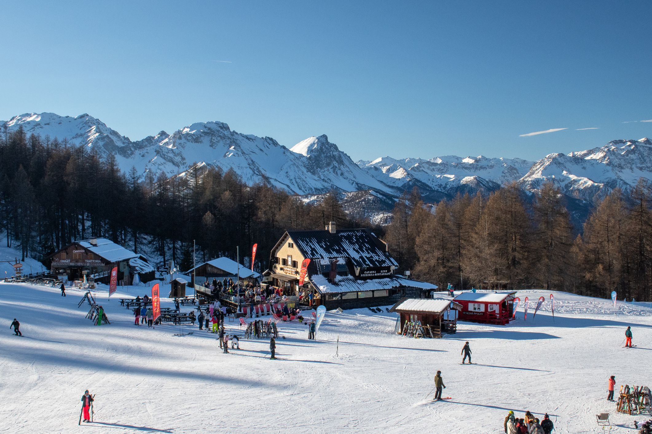 Der Vorfall ereignete sich auf einer Skihütten-Terrasse in Tirol.