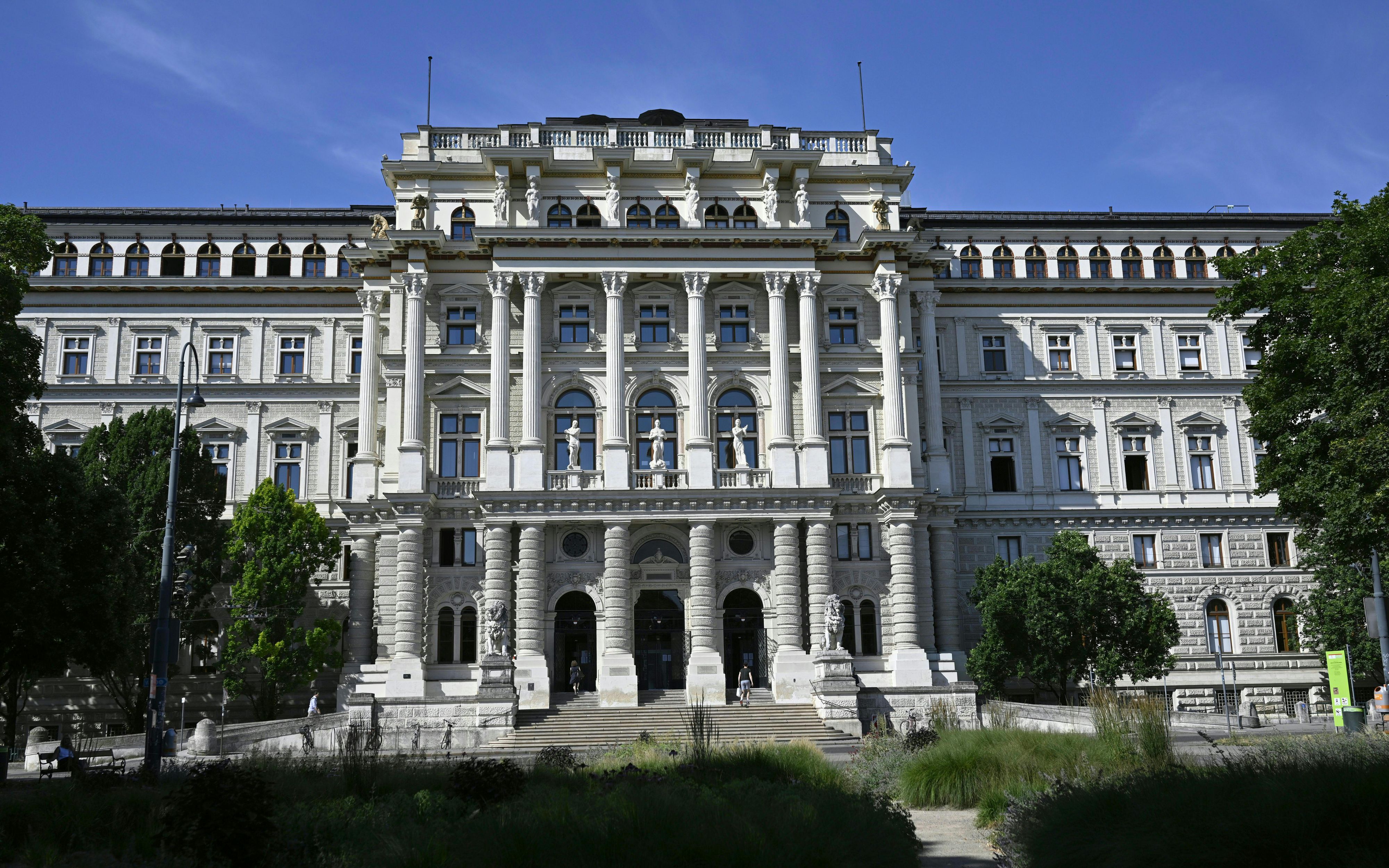 Der U-Häftling tauchte zu seinem Prozess am Oberlandesgericht nicht auf.
