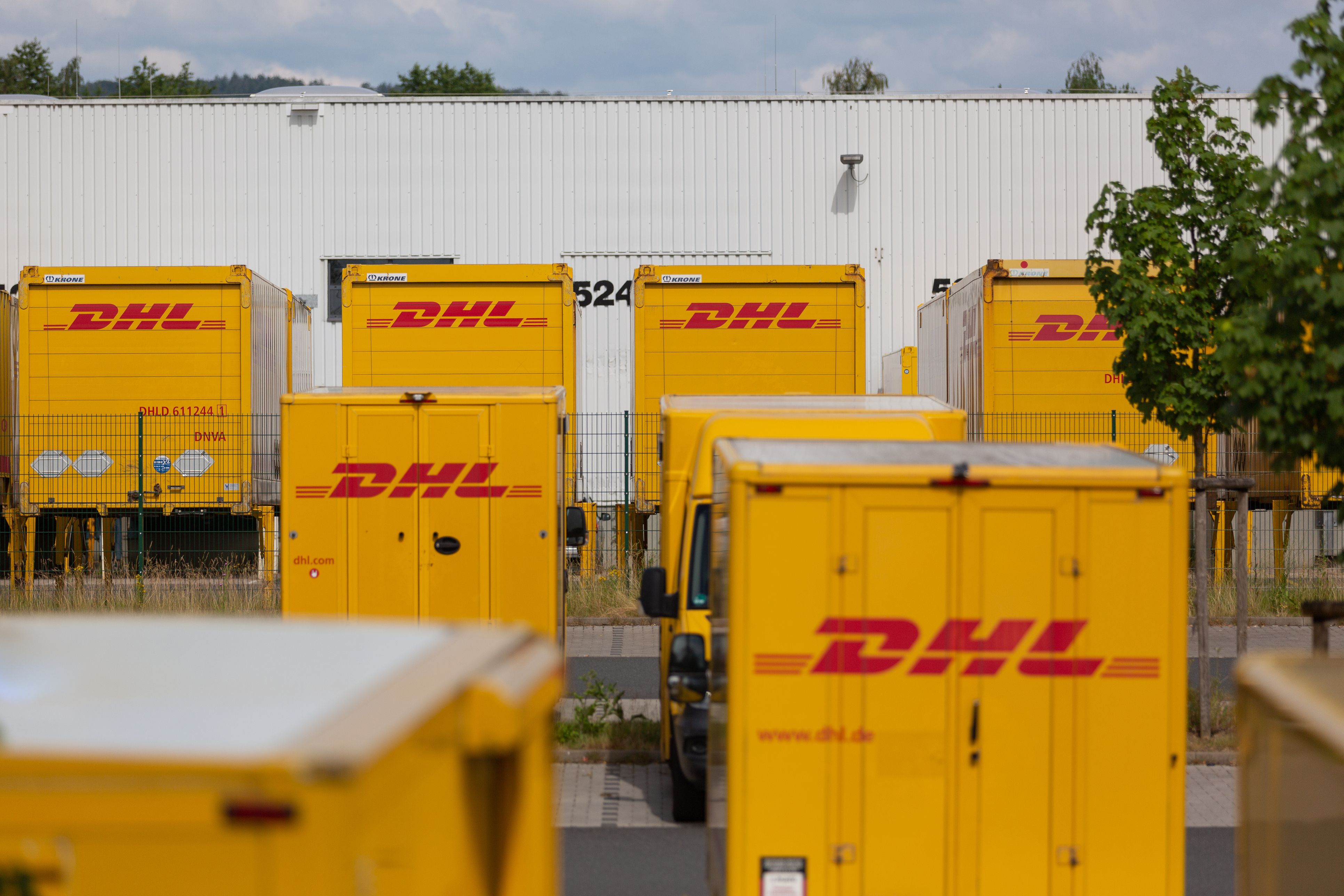 Ein Mitarbeiter klagte über Unwohlsein, dann wurde ein DHL-Zentrum in Mecklenburg-Vorpommern abgeriegelt. Der Verdacht: Quecksilber.
