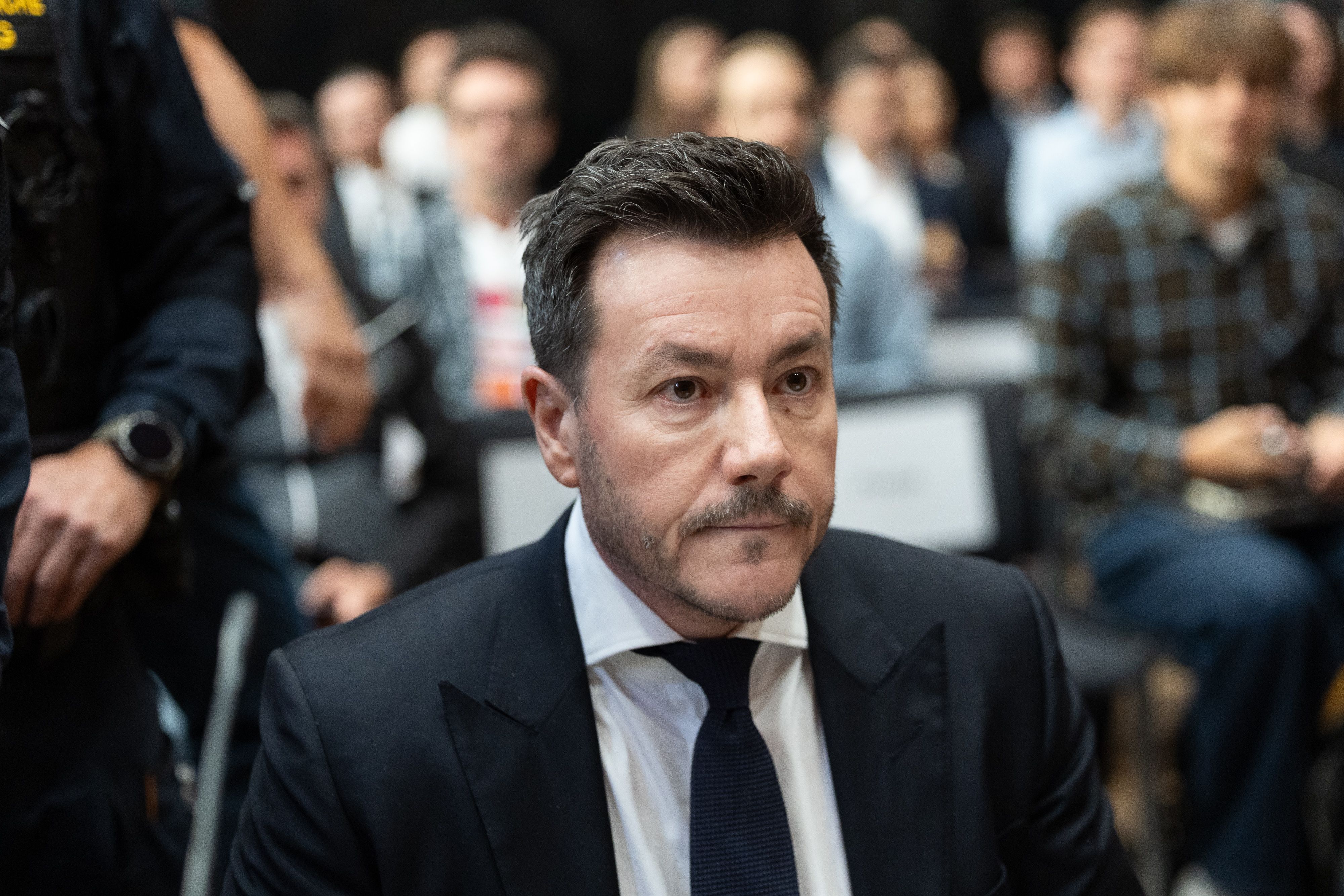 Heute.at - Paukenschlag! René Benko darf das Gefängnis verlassen