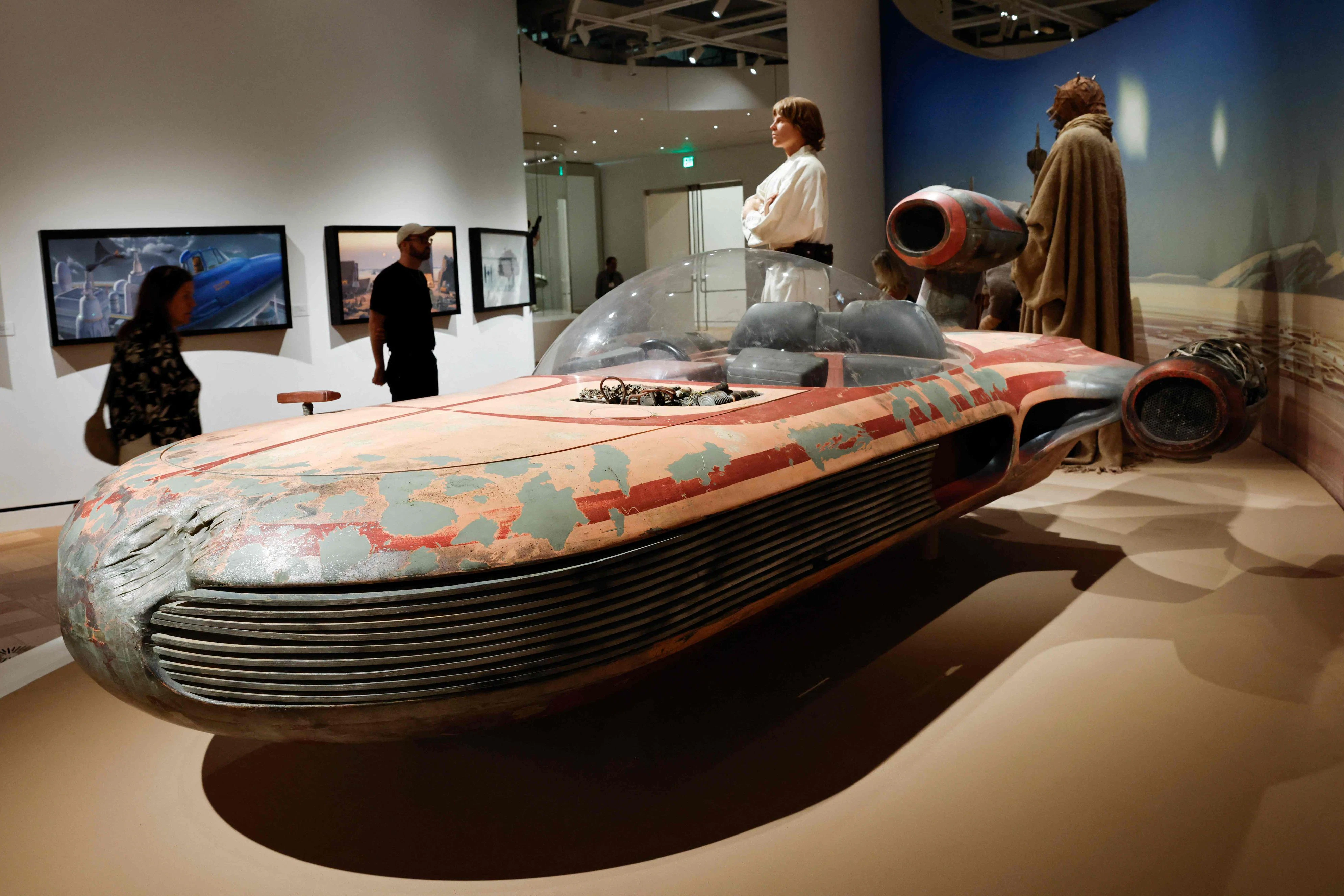 Luke Skywalkers Landspeeder aus dem allerersten von George Lucas' "Star Wars"-Filmen: ein stattlicher Teil des Museums ist Requisiten aus der Filmreihe gewidmet