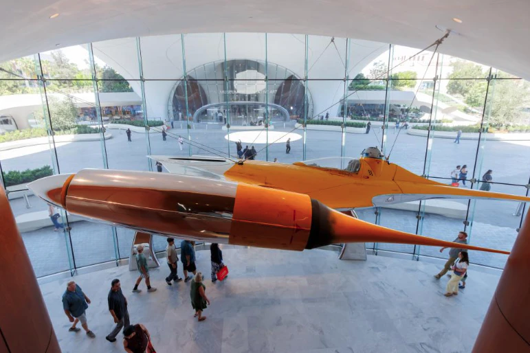 Starfighter aus einem von George Lucas' "Star Wars"-Filmen: ein stattlicher Teil des Museums ist Requisiten aus der Fikmreihe gewidmet