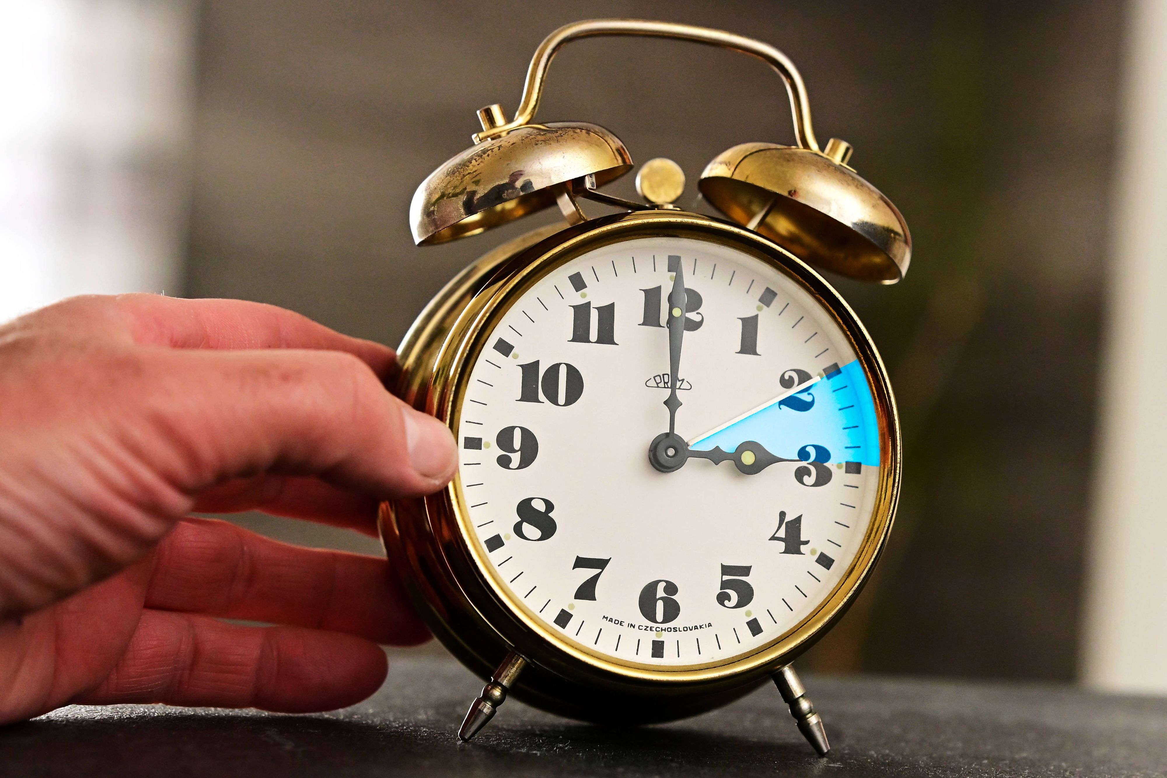 Es wird wieder an der Uhr gedreht. Die Regierung hat die Termine für die jährlichen Zeitumstellungen bis 2031 festgelegt.