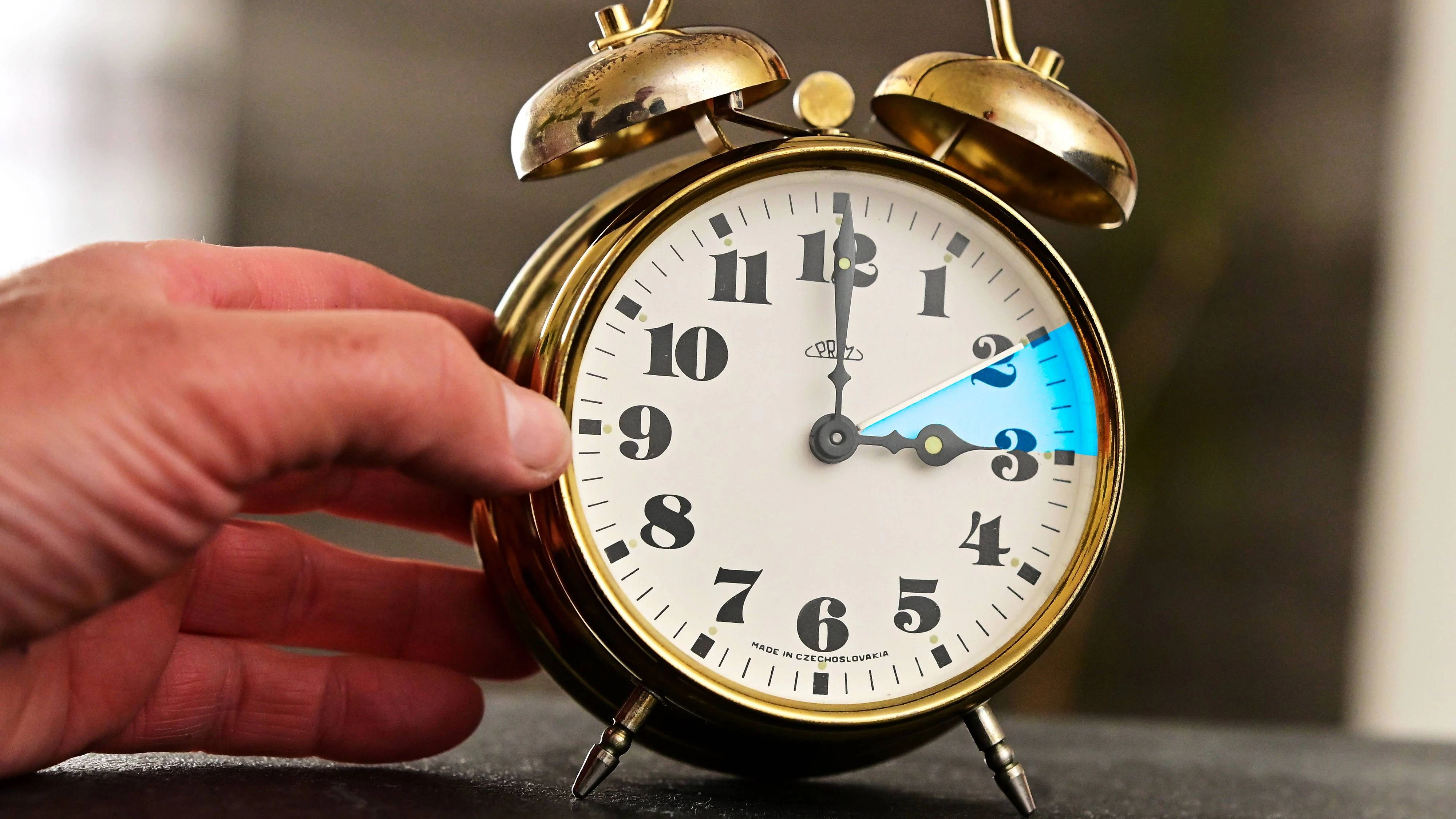 Es wird wieder an der Uhr gedreht. Die Regierung hat die Termine für die jährlichen Zeitumstellungen bis 2031 festgelegt.
