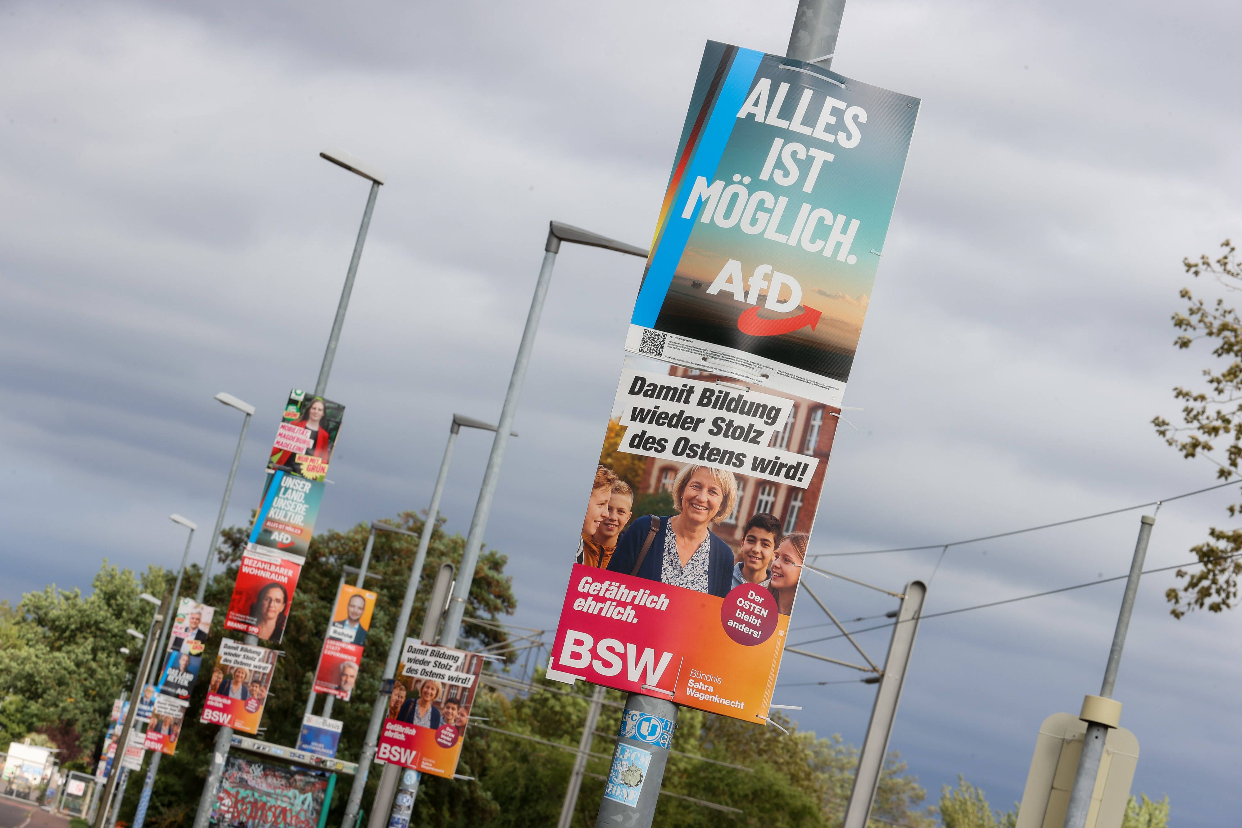 In Sachsen-Anhalt tasten sich AfD und BSW bei Gesprächen langsam vor.