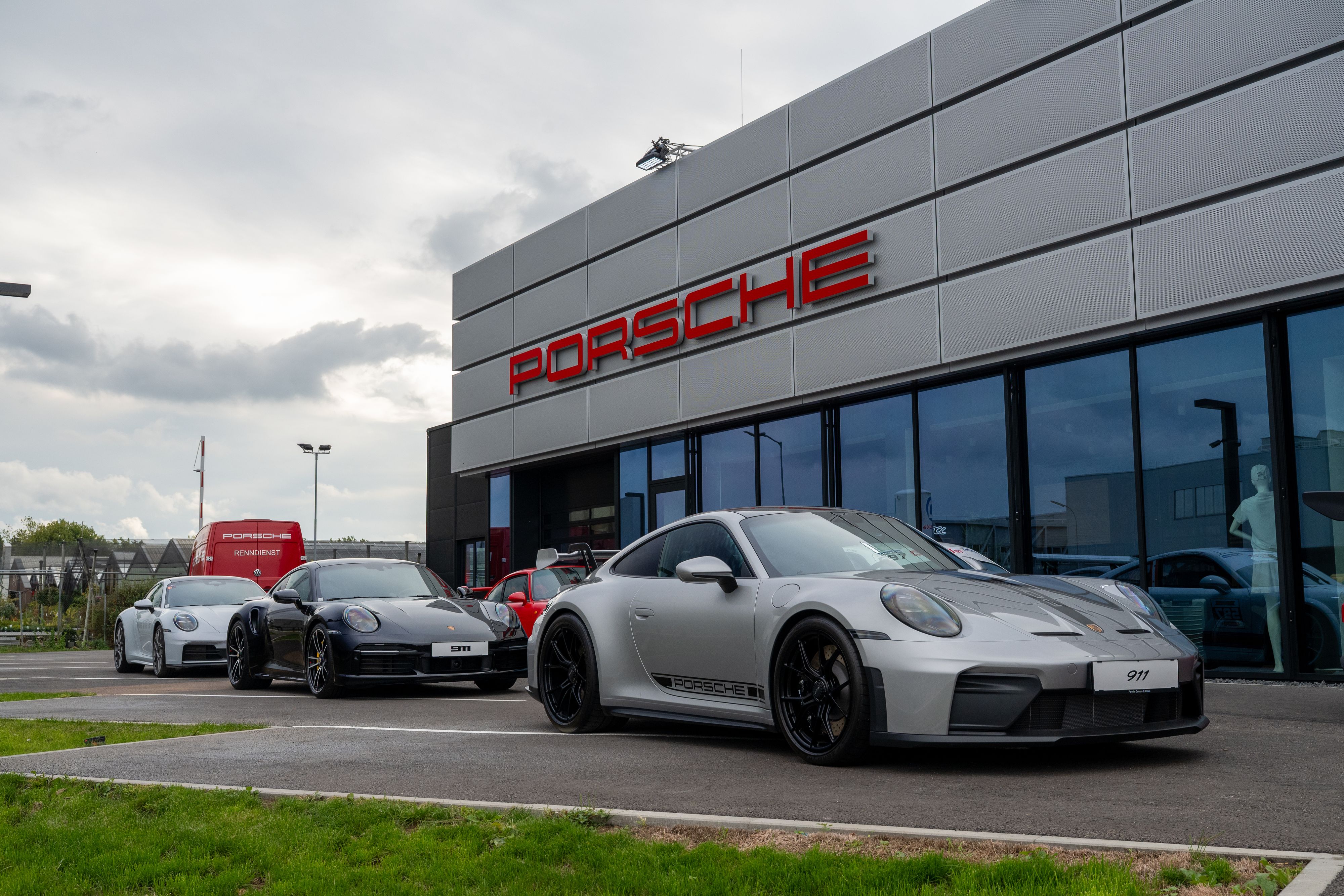 Das neue Porsche Zentrum in St. Pölten.