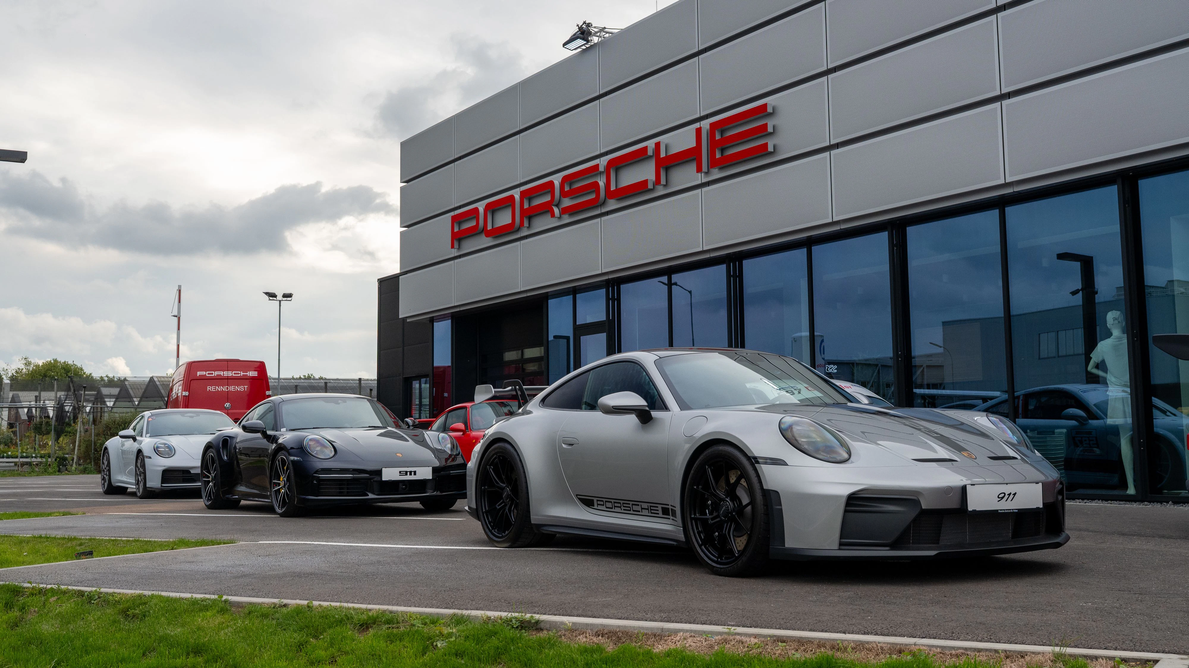Das neue Porsche Zentrum in St. Pölten.