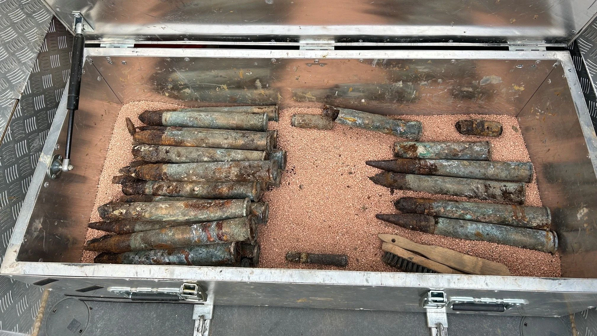 Heute.at - 28 Sprengköpfe bei Bauarbeiten in Neudörfl entdeckt