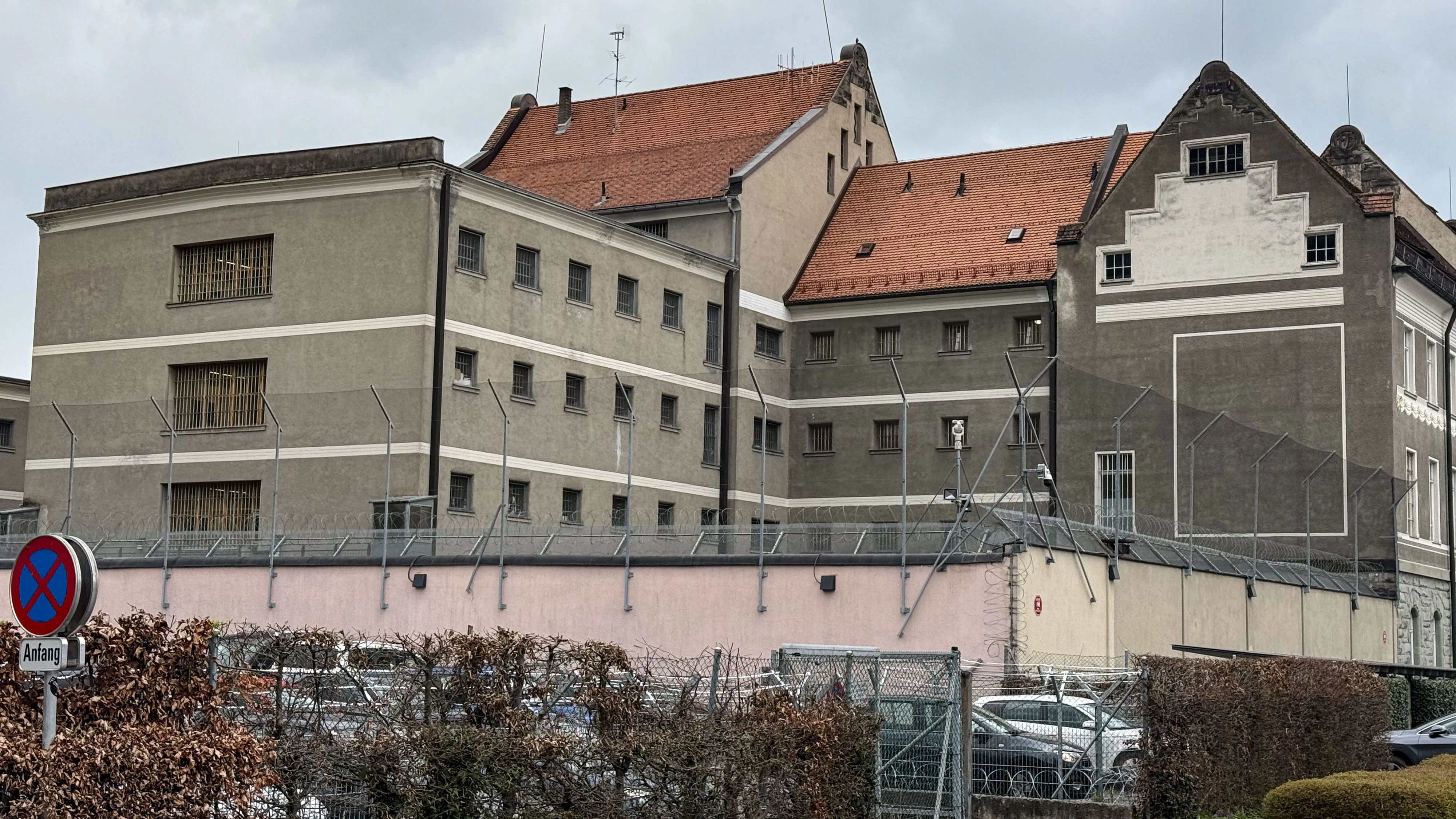 In der Justizanstalt Feldkirch hat man mit mehreren Problemen zu kämpfen.