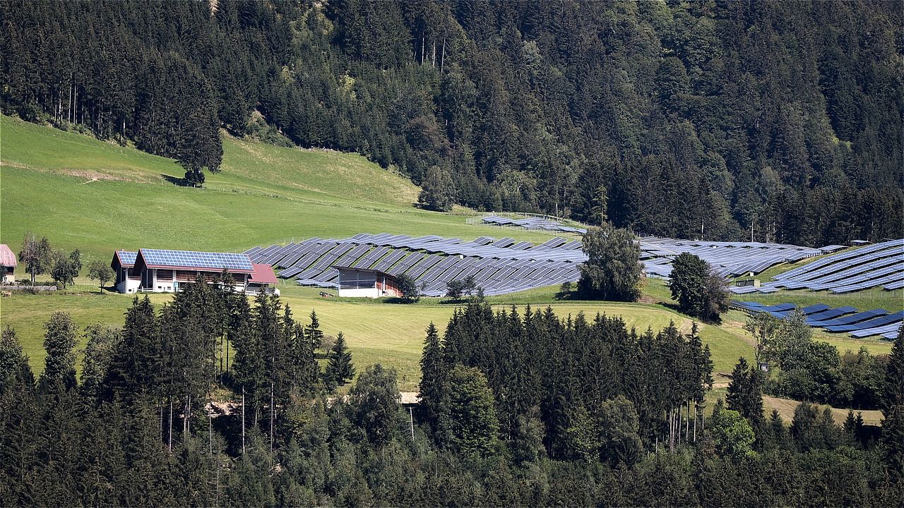 Um den Eigenverbrauch zu maximieren, sind Batteriespeicher laut dem Experten unverzichtbar.
