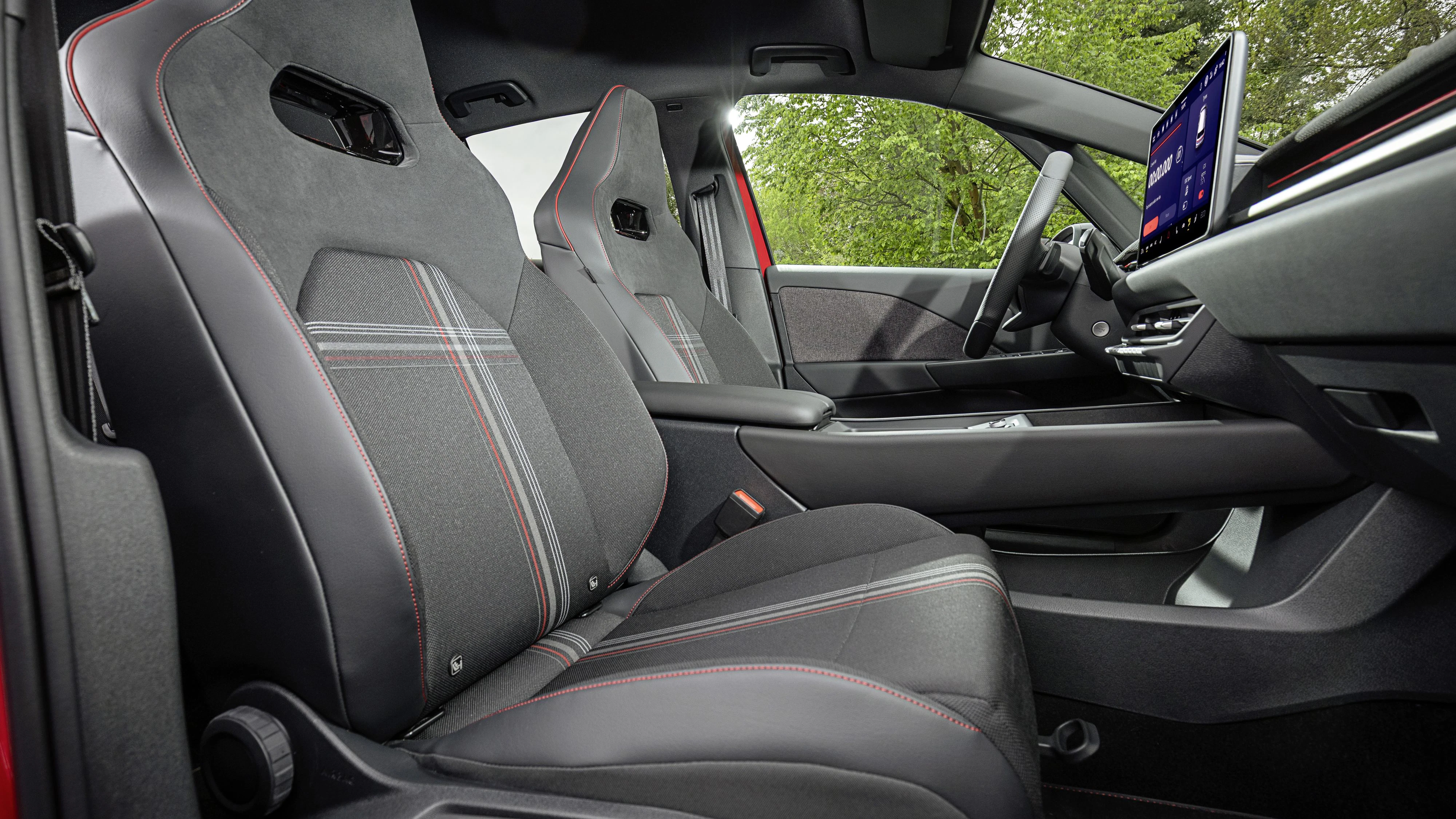 Zum 50. Geburtstag der GTI-Geschichte zeigt Volkswagen erstmals den neuen Volkswagen ID.3 GTI. 