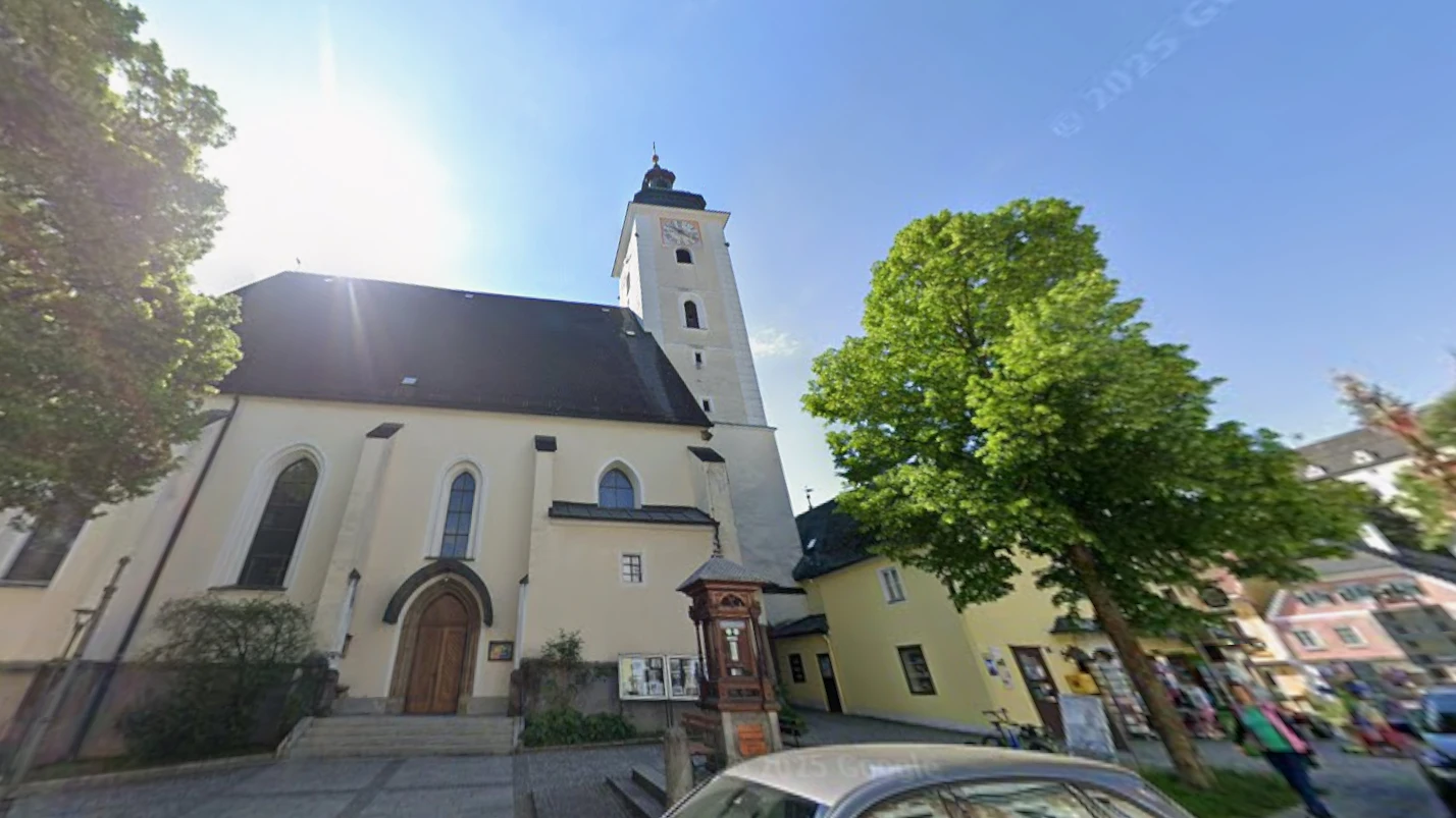Wurde Opfer eines Vandalenaktes: die Pfarrkirche von Grein.