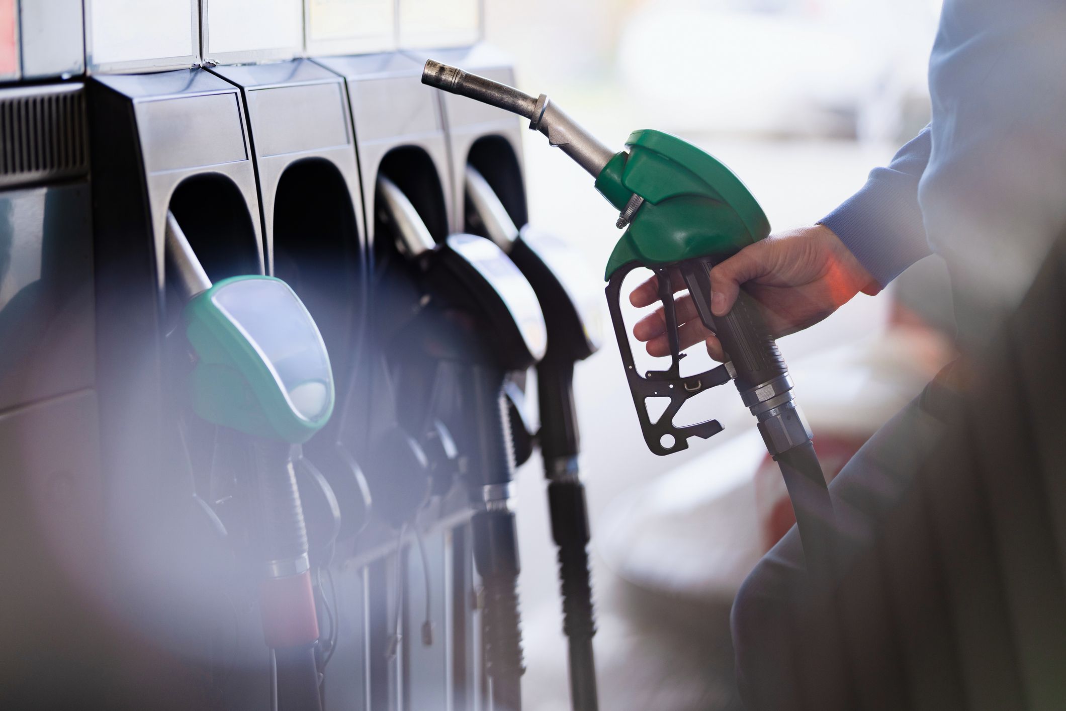 Künftig sollen Autofahrer 12,2 Cent pro liter sparen.