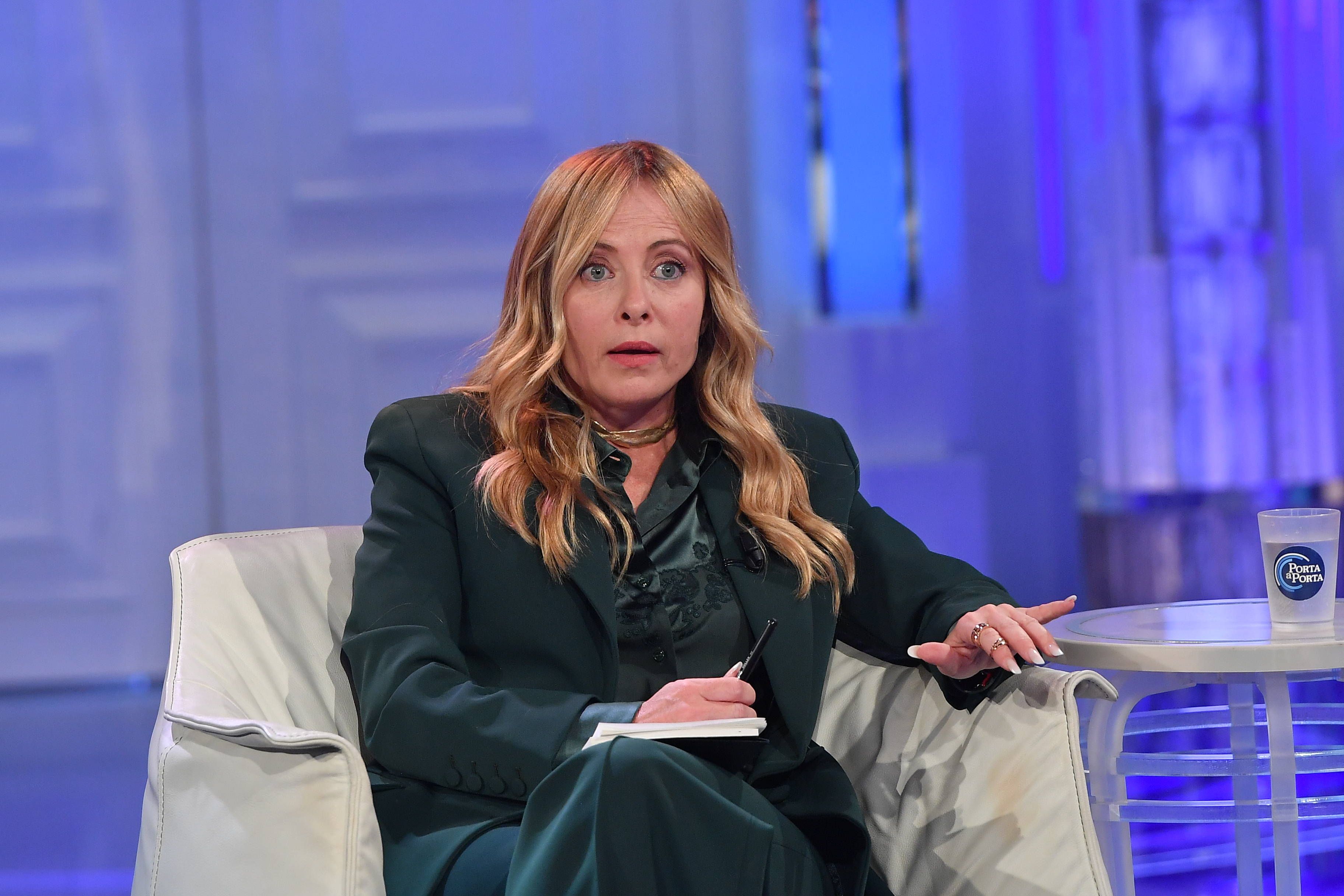 Italiens Ministerpräsidentin Giorgia Meloni will eine Obergrenze an Schulen einführen.