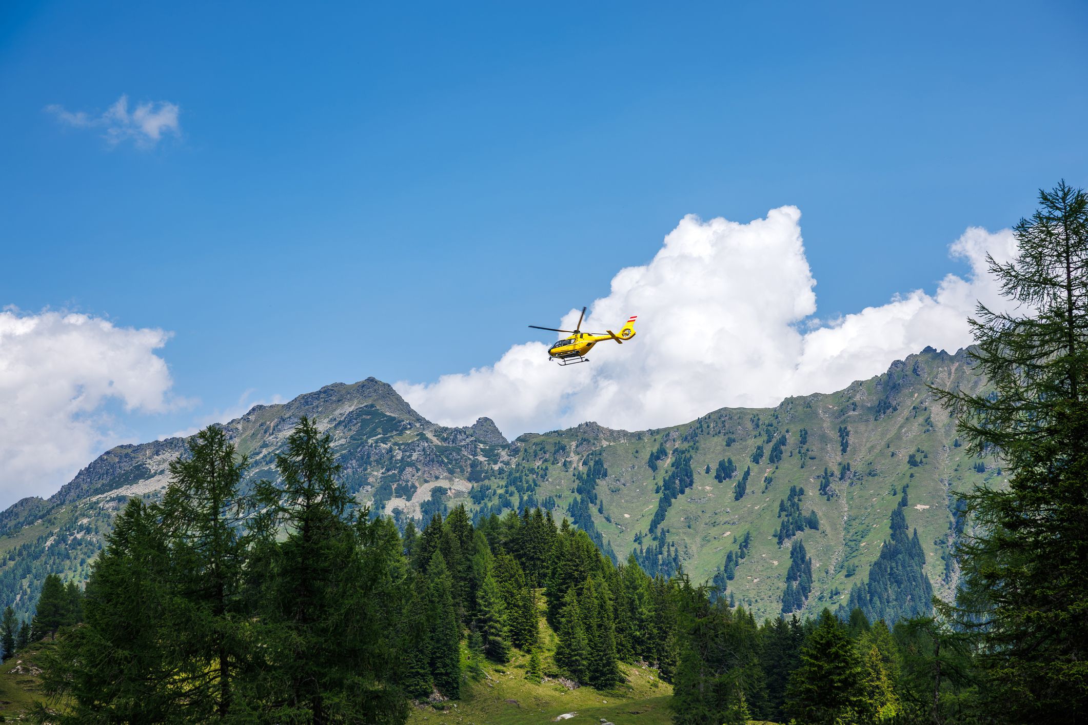 Die Leiche der Frau wurde mittels Hubschrauber geborgen.