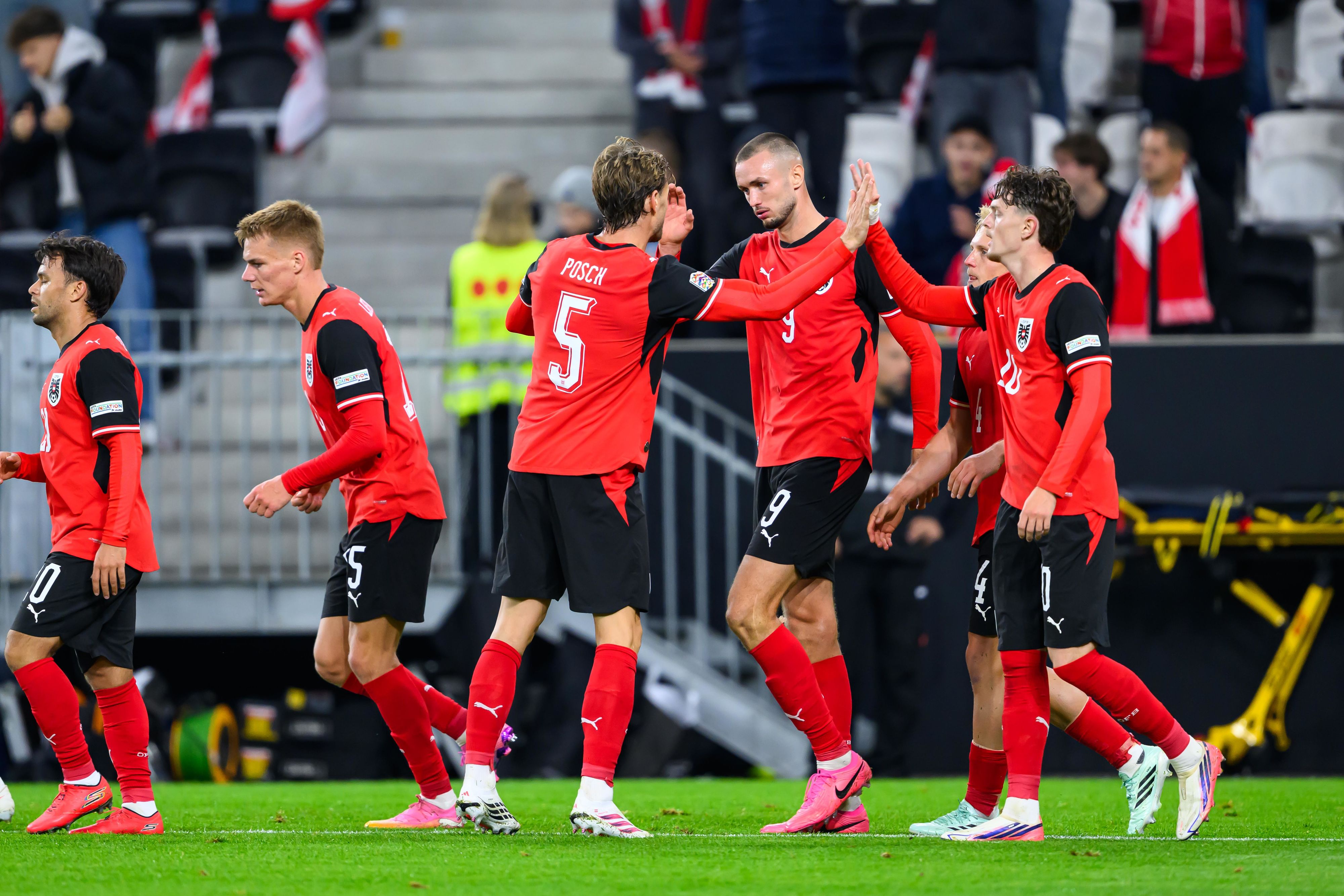 Österreichs Nationalteam bejubelt den 3:1-Sieg gegen Israel. 