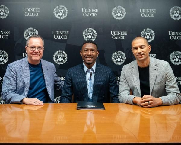 David Alaba unterschreibt bei Udine.