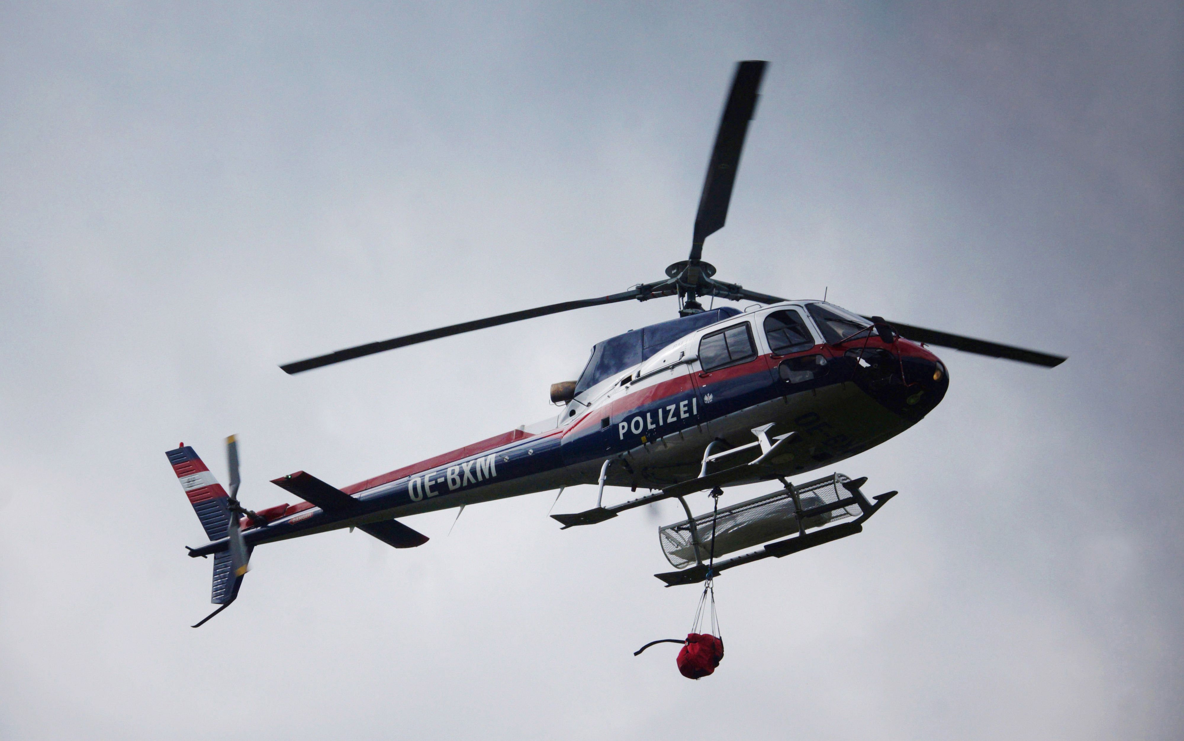 Die Leiche der Frau wurde per Hubschrauber geborgen.