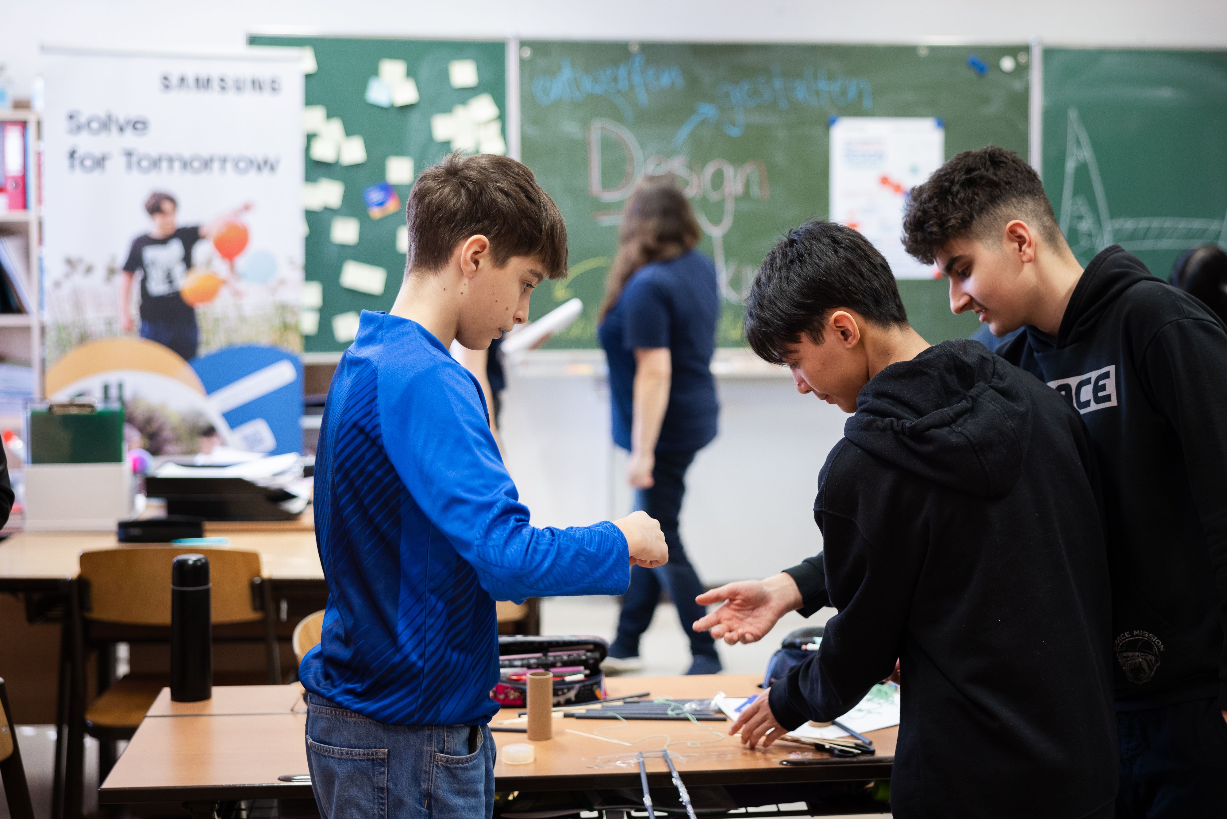 Österreichs Mittelschulen können sich wieder für ein kostenloses Samsung-Bildungsprogramm anmelden. Schüler entwickeln dabei Ideen für gesellschaftliche Herausforderungen.