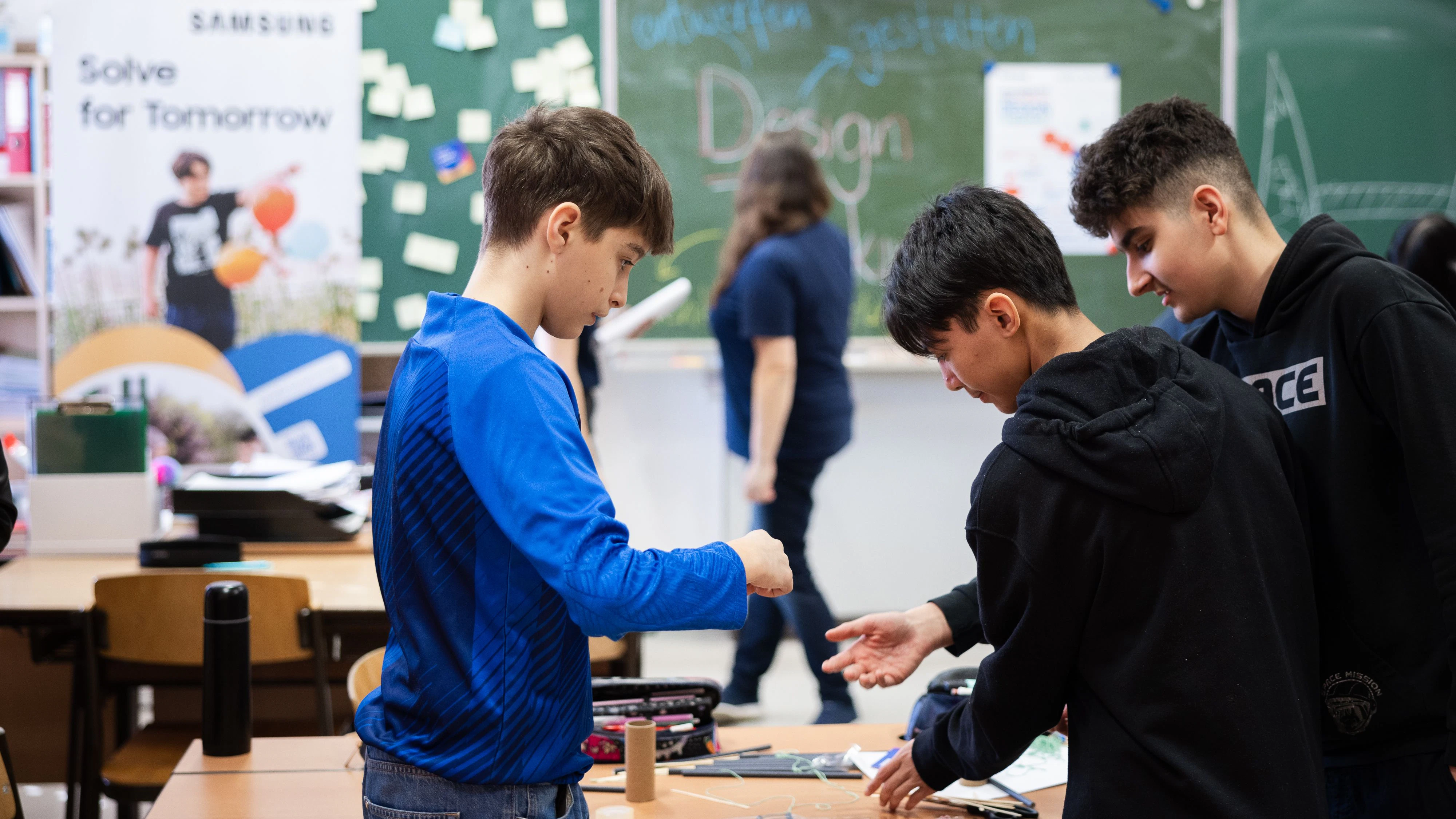 Österreichs Mittelschulen können sich wieder für ein kostenloses Samsung-Bildungsprogramm anmelden. Schüler entwickeln dabei Ideen für gesellschaftliche Herausforderungen.