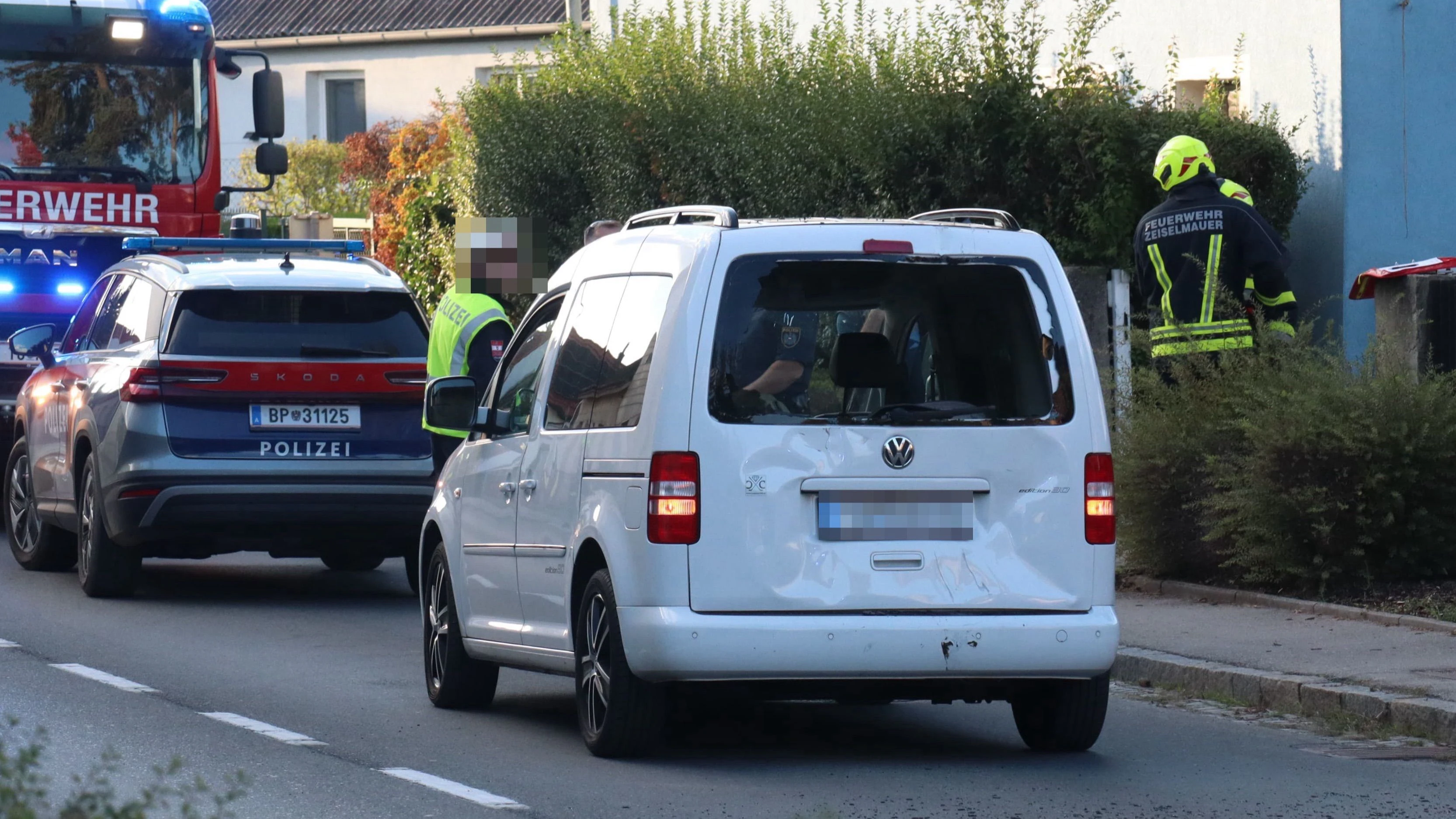 Zeiselmauer: Moped prallt gegen Pkw