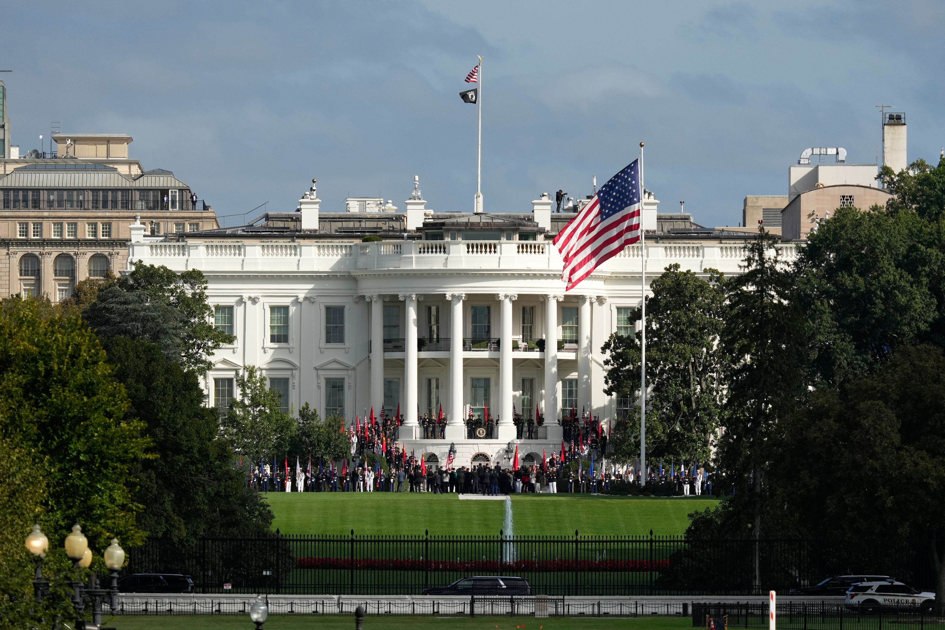 Heute.at - Richter kippt Verbot – trotzdem sperrt Trump Presse aus