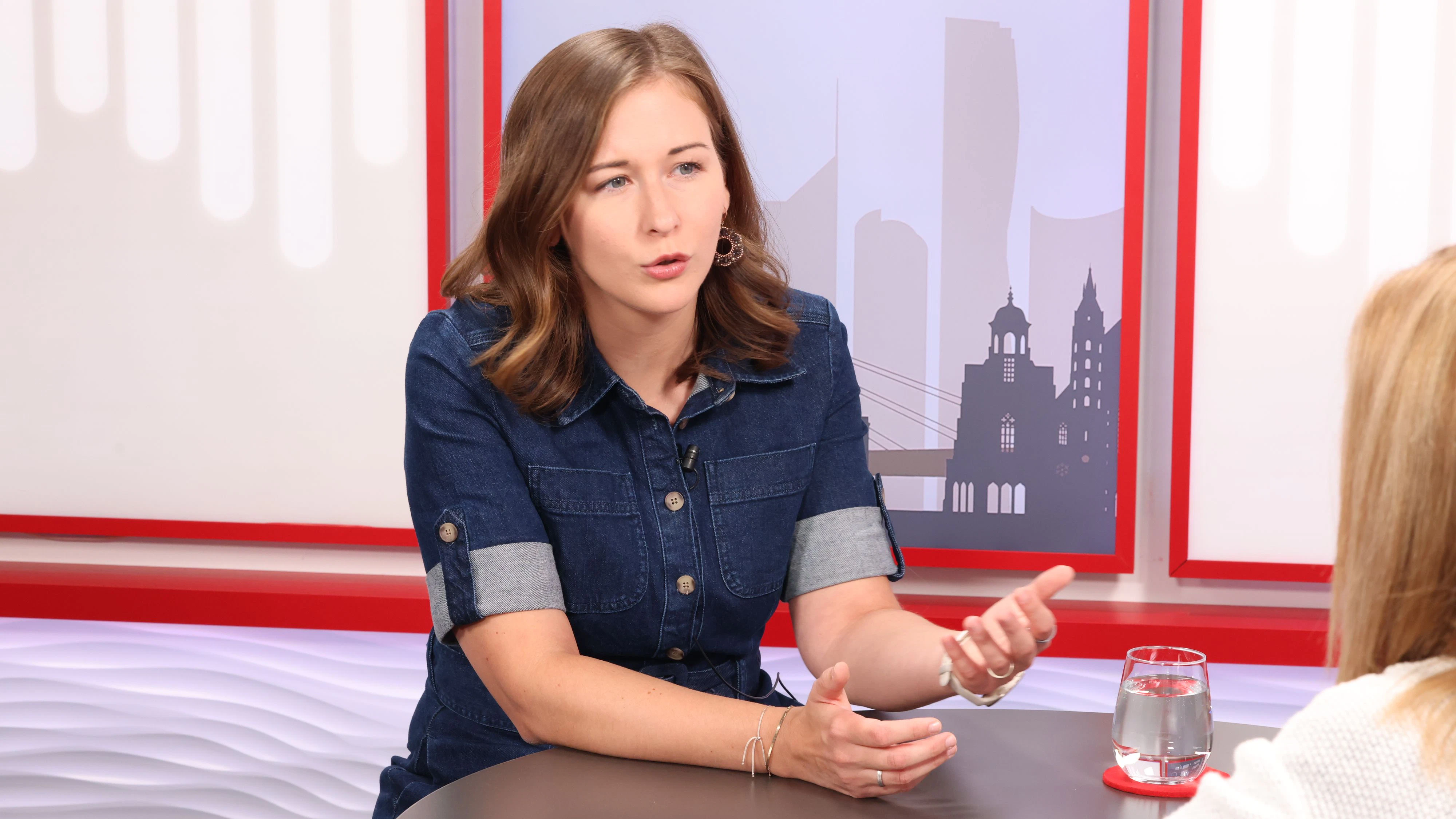 Integrations- und Kultusministerin Claudia Bauer greift durch.