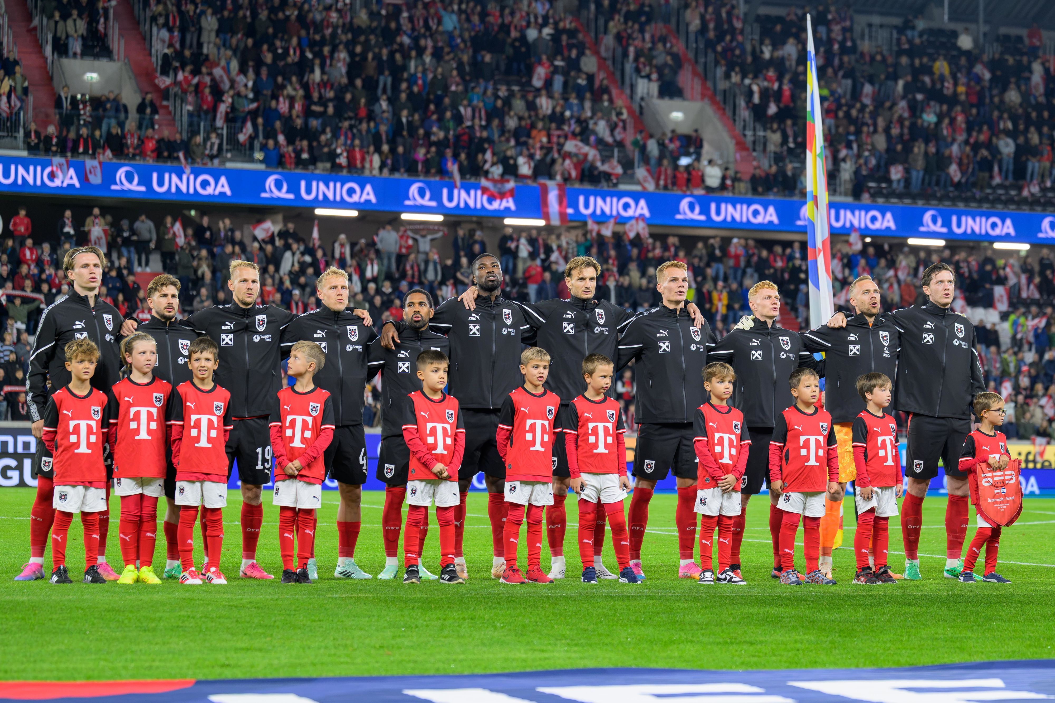 Wenn Phillipp Mwene (5. von links) spielt, geht kein Heimspiel verloren. 