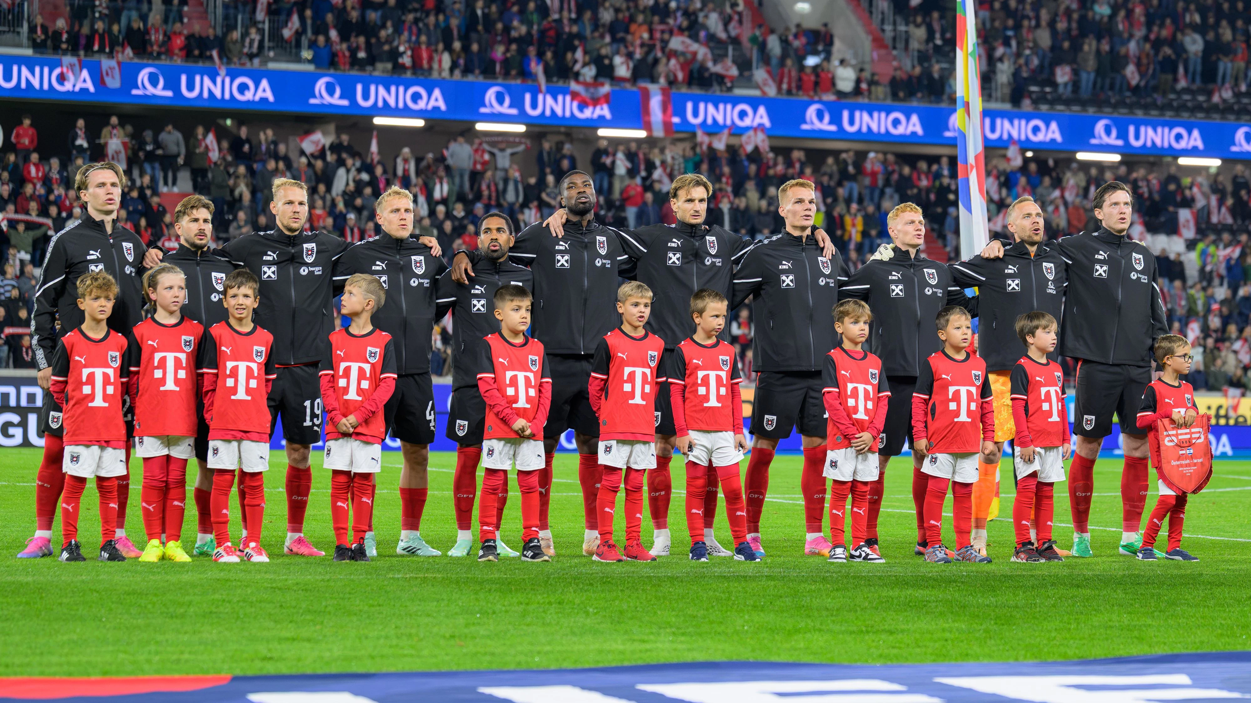 Wenn Phillipp Mwene (5. von links) spielt, geht kein Heimspiel verloren. 