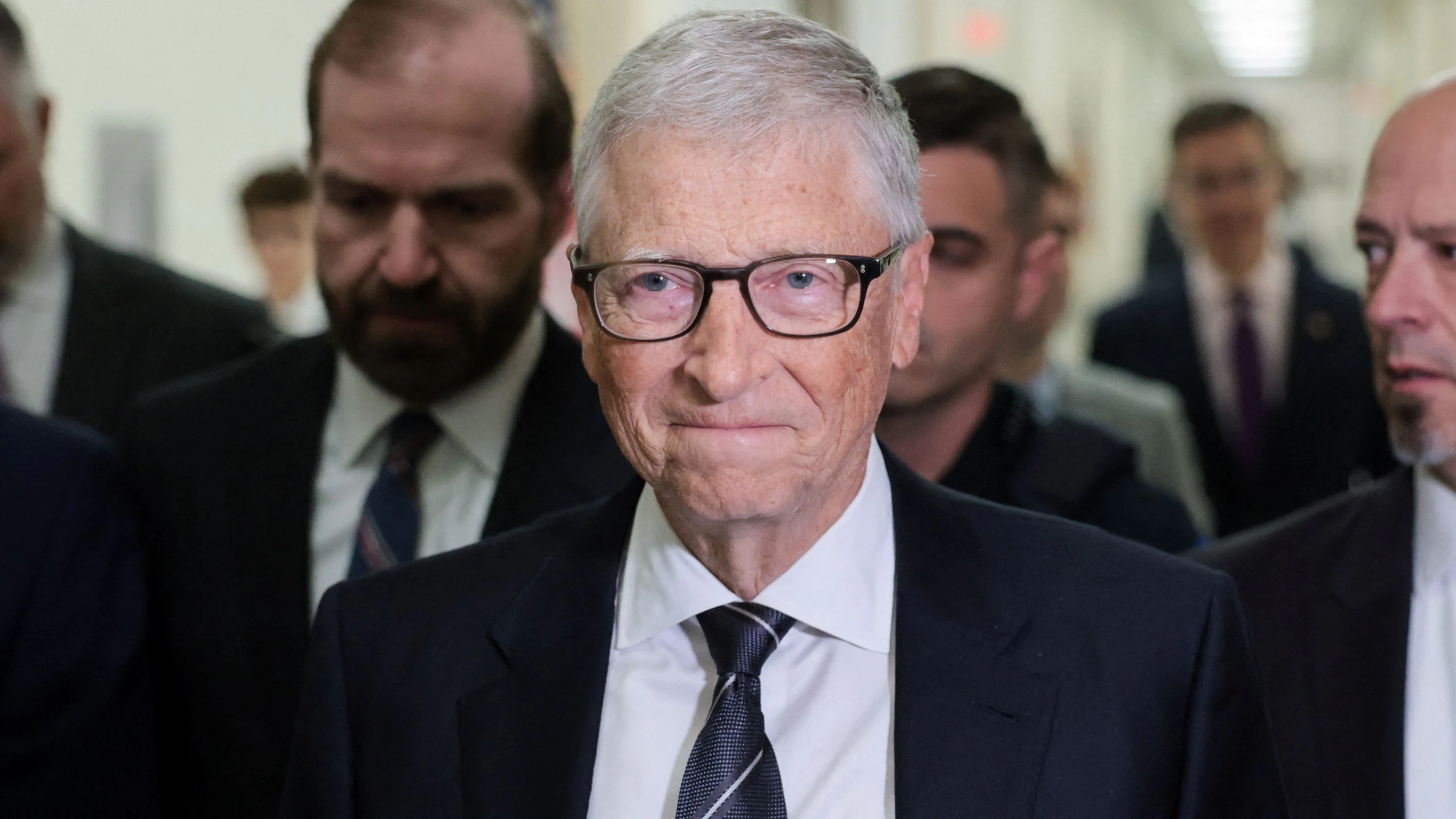 Der Microsoft-Mitgründer warnt: "Es hat noch nie eine Waffe gegeben, die so mächtig ist." 
