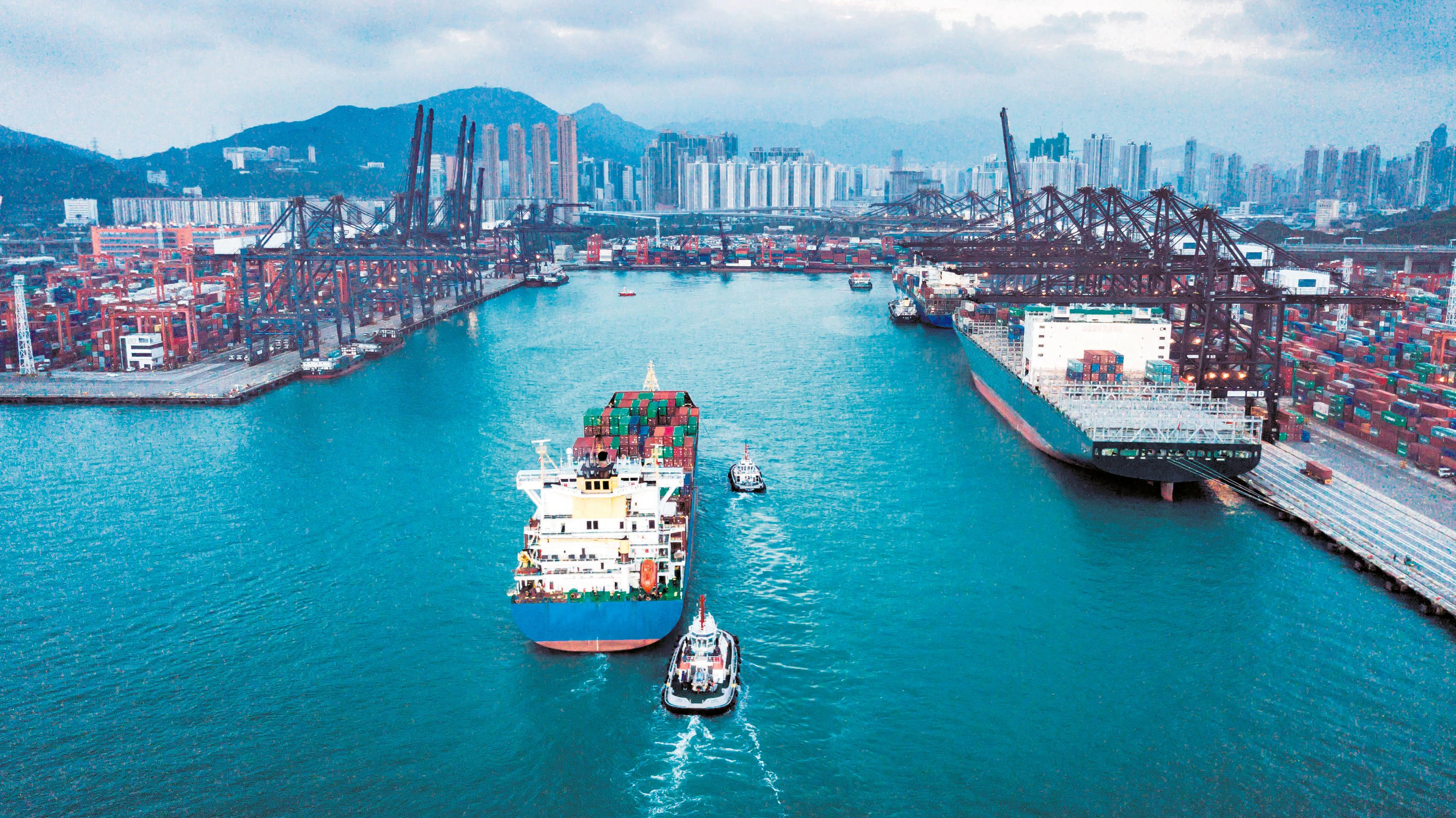 Der Hafen von Hongkongist das Tor nach Südasien