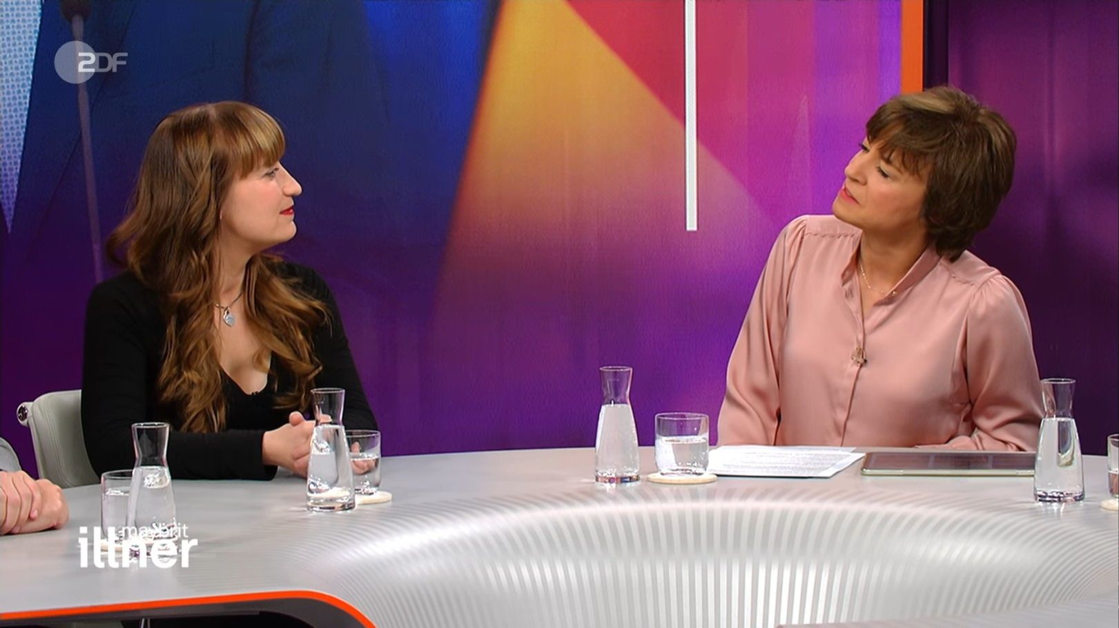Maybritt Illner leistet sich heftigen Versprecher.