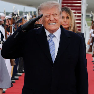 8 Suizidversuche auf Kriegsschiff … aber Trump verhöhnt die Mannschaft