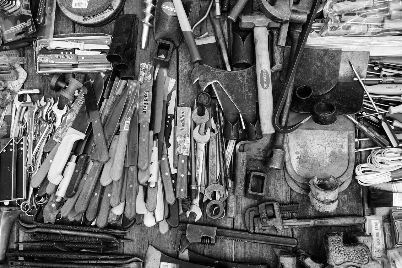 Handwerkzeuge und Schraubenschlüssel