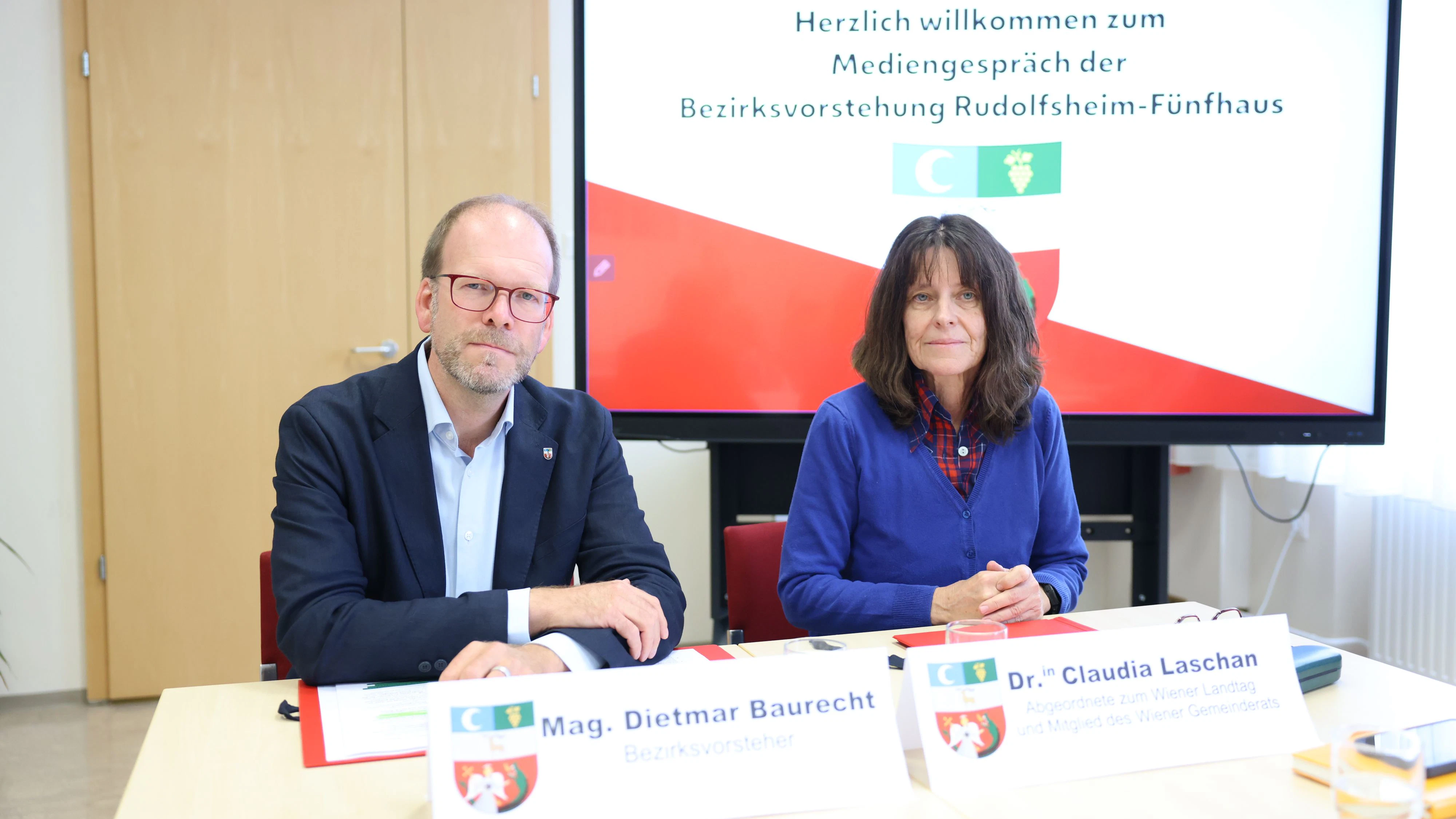 Bezirksvorsteher Dietmar Baurecht und Gemeinderätin Claudia Laschan gaben einen Einblick in die aktuelle Situation rund um die Gumpendorfer Straße.