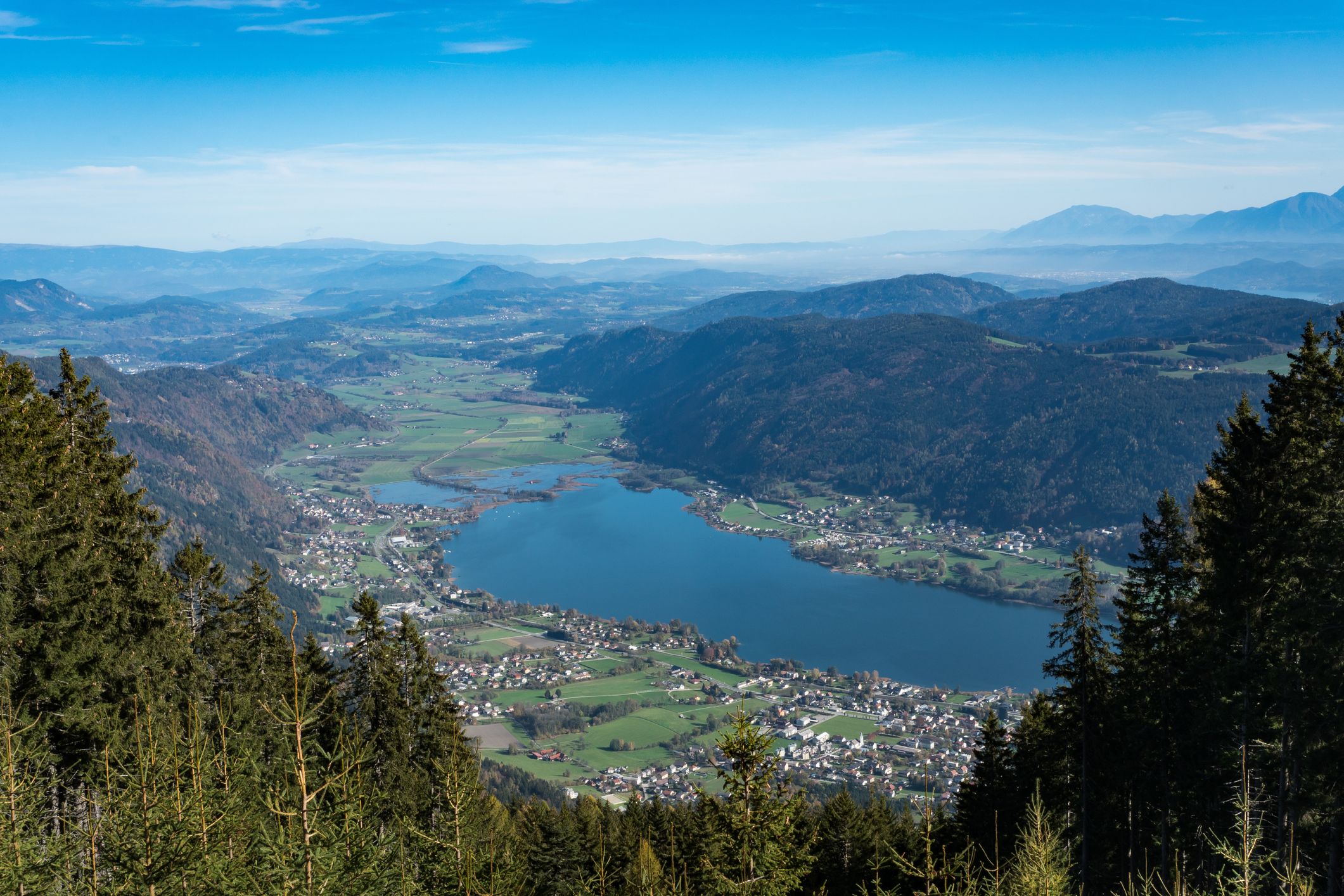 Die Straßen rund um den Ossiacher See scheinen besonders gefährlich zu sein – für Radarkästen.