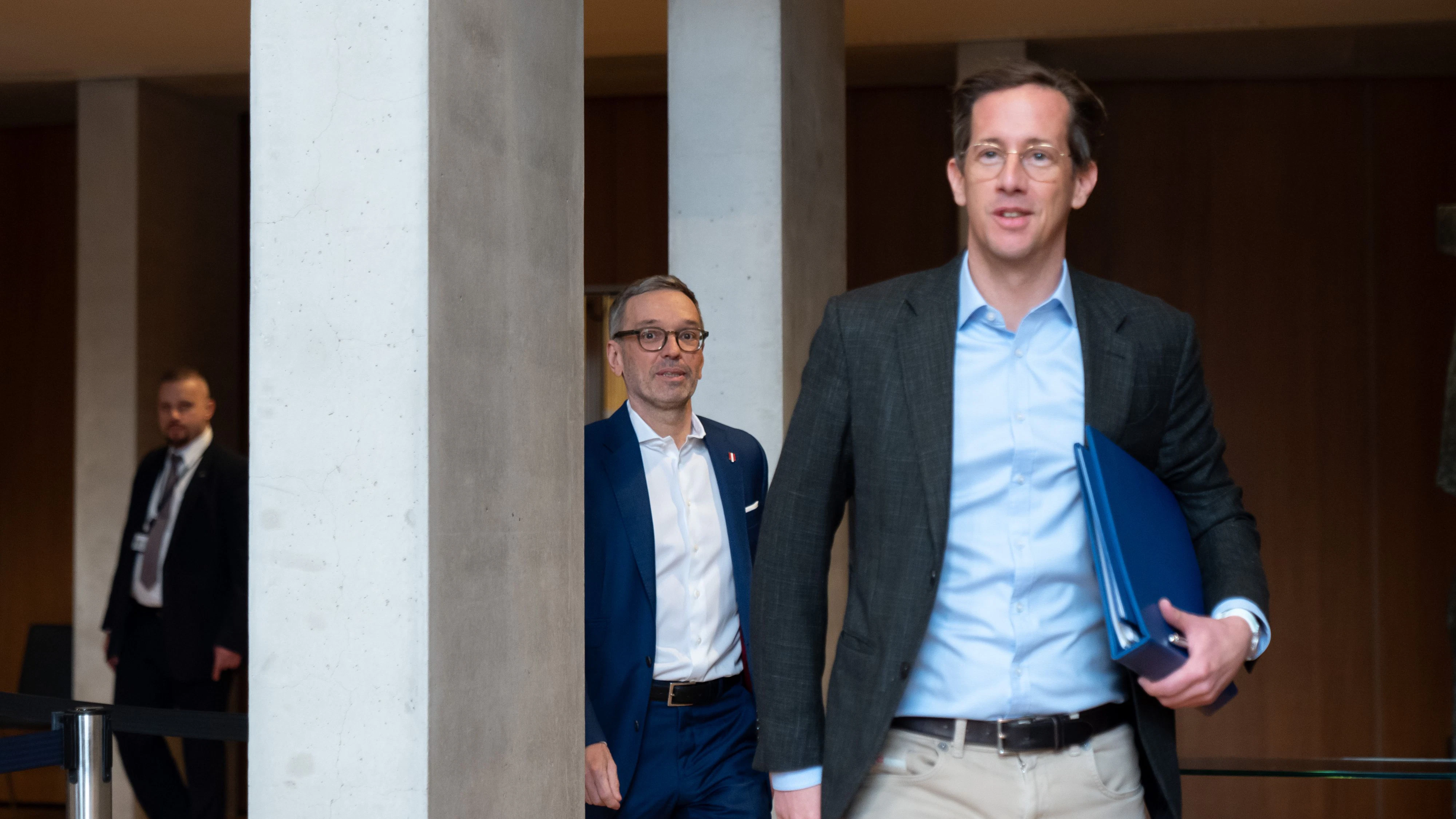 Reinhard Teufel (vorne) ist der Büroleiter von FPÖ-Chef Herbert Kickl.
