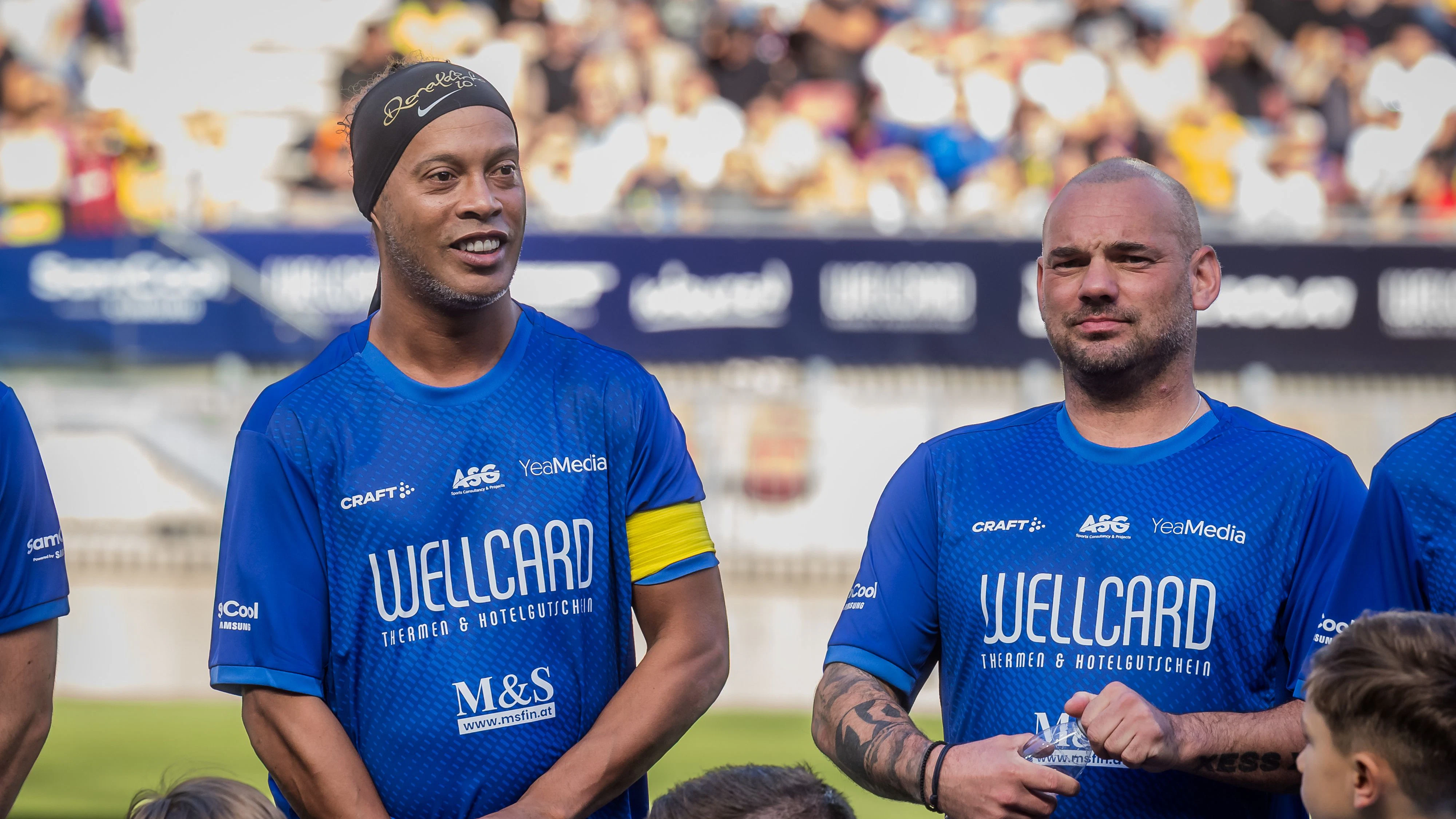 KLAGENFURT,AUSTRIA,26.SEP.26 - SOCCER - Team Copa Pele vs Ronaldinho and Friends. Image shows Ronaldinho and Wesley Sneijder (Ronaldinho s Legends).  Photo: GEPA pictures/ Matthias Trinkl