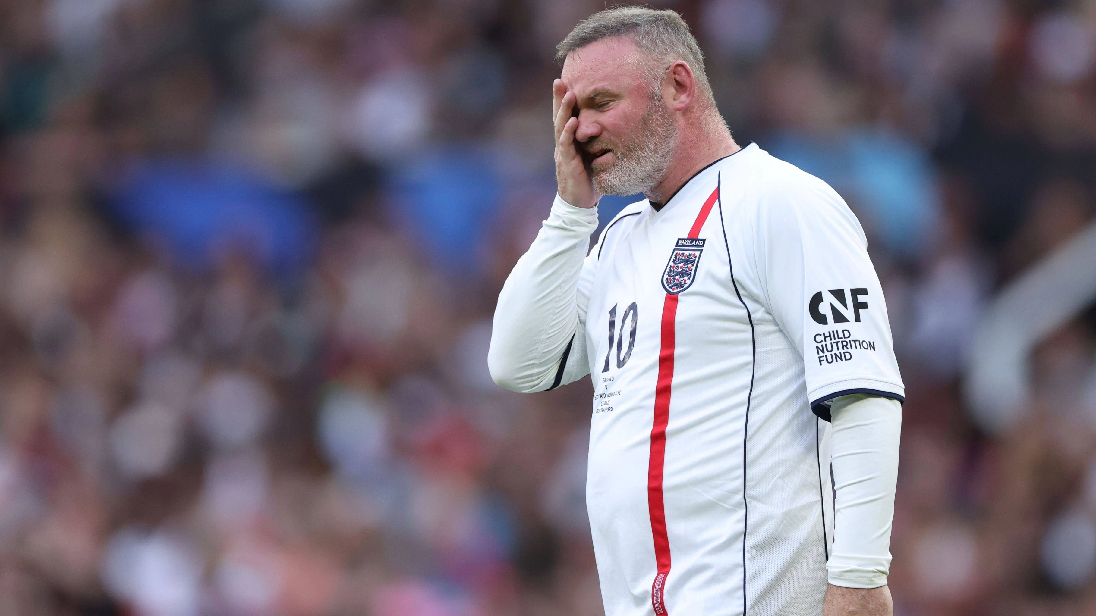 Wayne Rooney of England England XI v World XI, Soccer Aid for Unicef 2025, Football, Old Trafford, Manchester, UK - 15 Jun 2025 EDITORIAL USE ONLY No use with unauthorised audio, video, data, fixture lists, club/league logos or live services. Online in-match use limited to 120 images, no video emulation. No use in betting, games or single club/league/player publications. PUBLICATIONxINxGERxSUIxAUTxHUNxGRExMLTxCYPxROUxBULxUAExKSAxCHNxDENxINDxITAxPORxESPxSWExTURxMEXxCOLxVENxPERxECUxBRAxARGxCHIxURUxPARxPANxONLY Copyright: xRyanxBrowne/Shutterstockx 15352333as