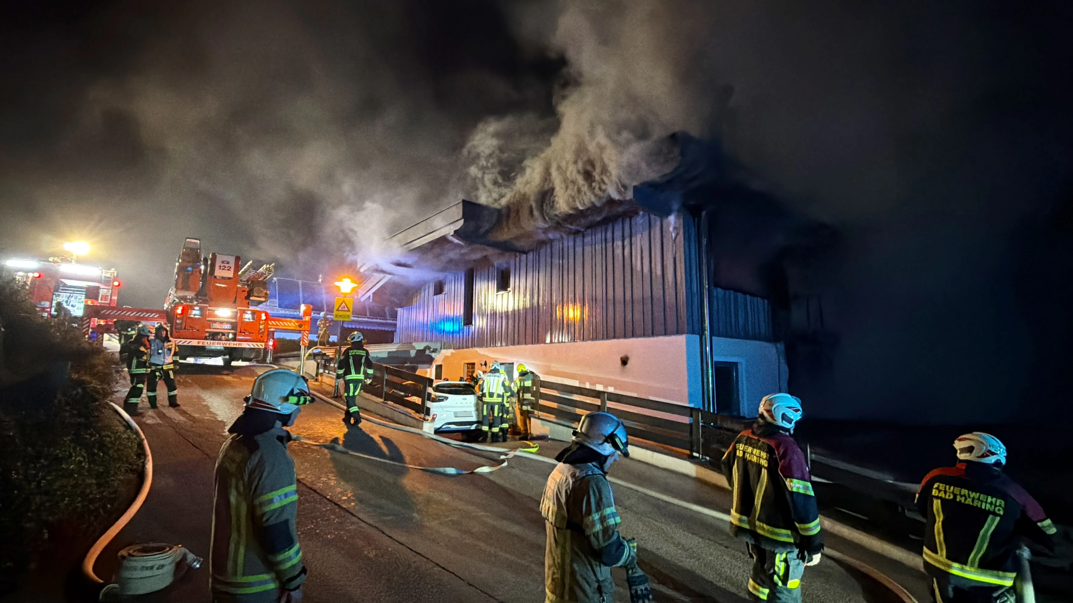 Die beiden Wohnungen sind aufgrund der Brandschäden nicht mehr bewohnbar.