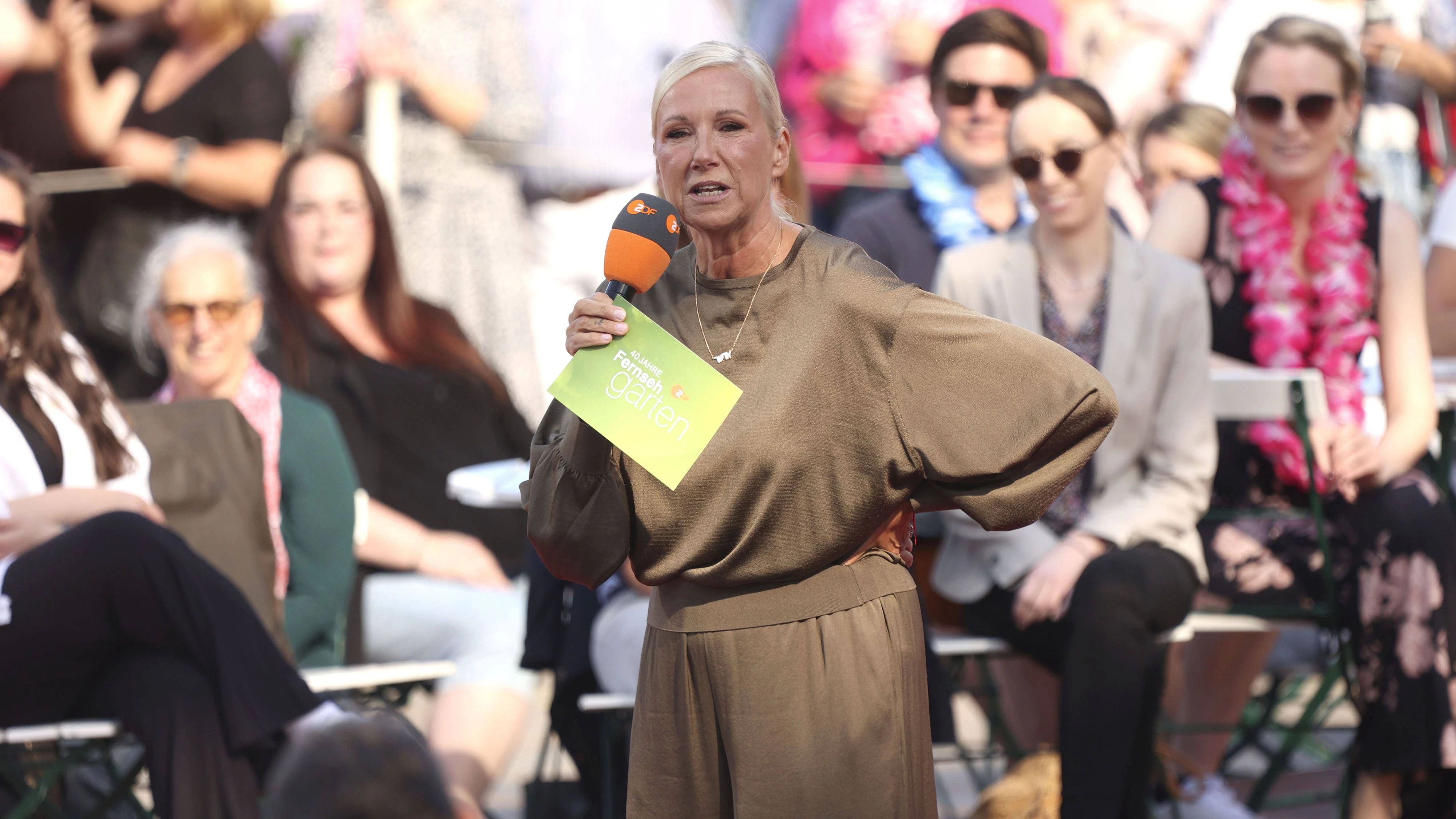 Andrea Kiewel in der letzten "Fernsehgarten"-Folge der Jubiläumsstaffel.