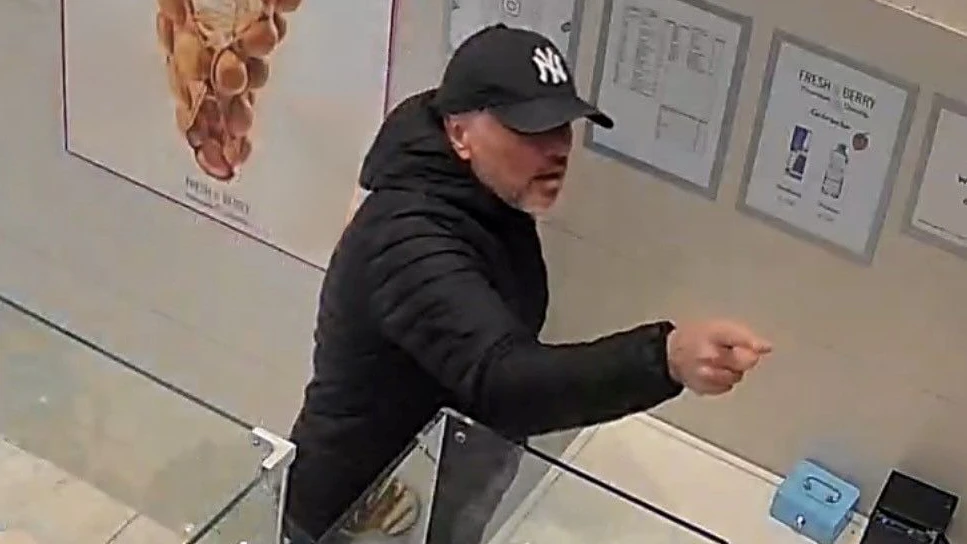 Heute.at - Fahndung in Wien! Polizei jagt jetzt diesen Mann